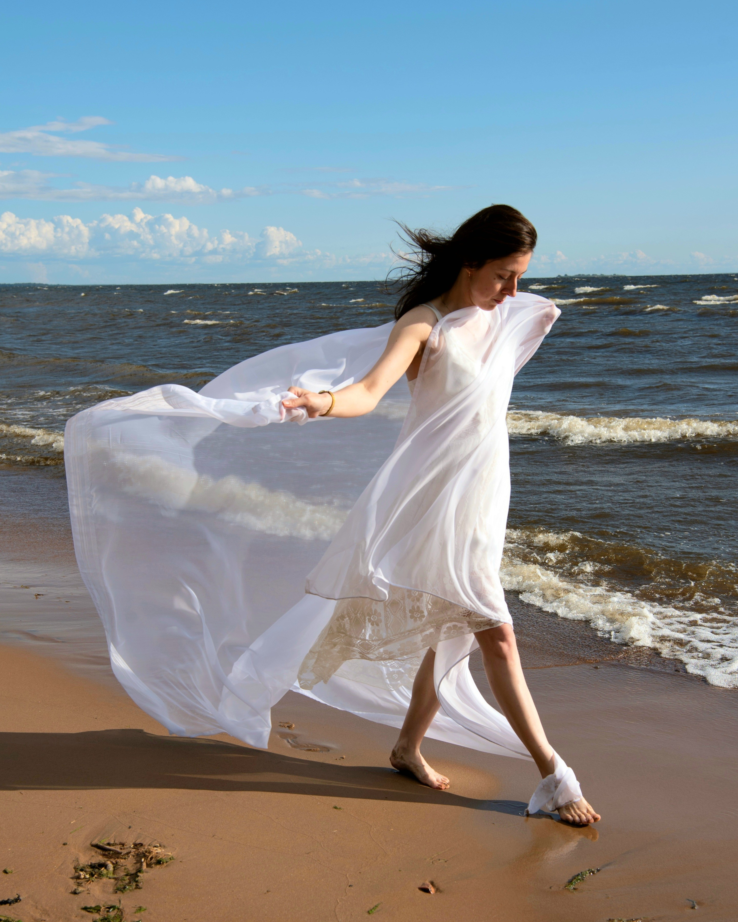 Галя на берегу финского залива