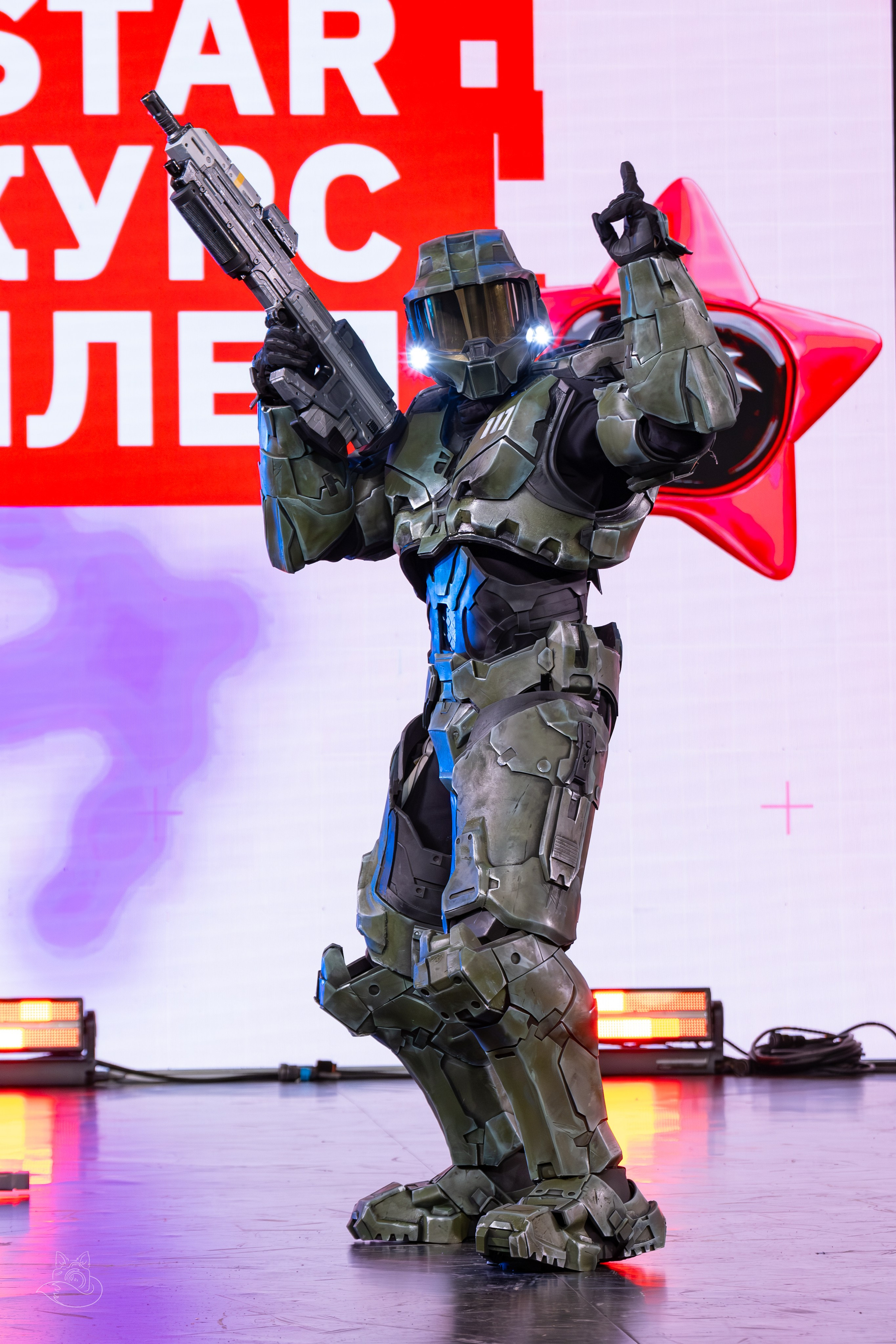 Сцена РЭД ЭКСПО 2024. Косплей фотограф