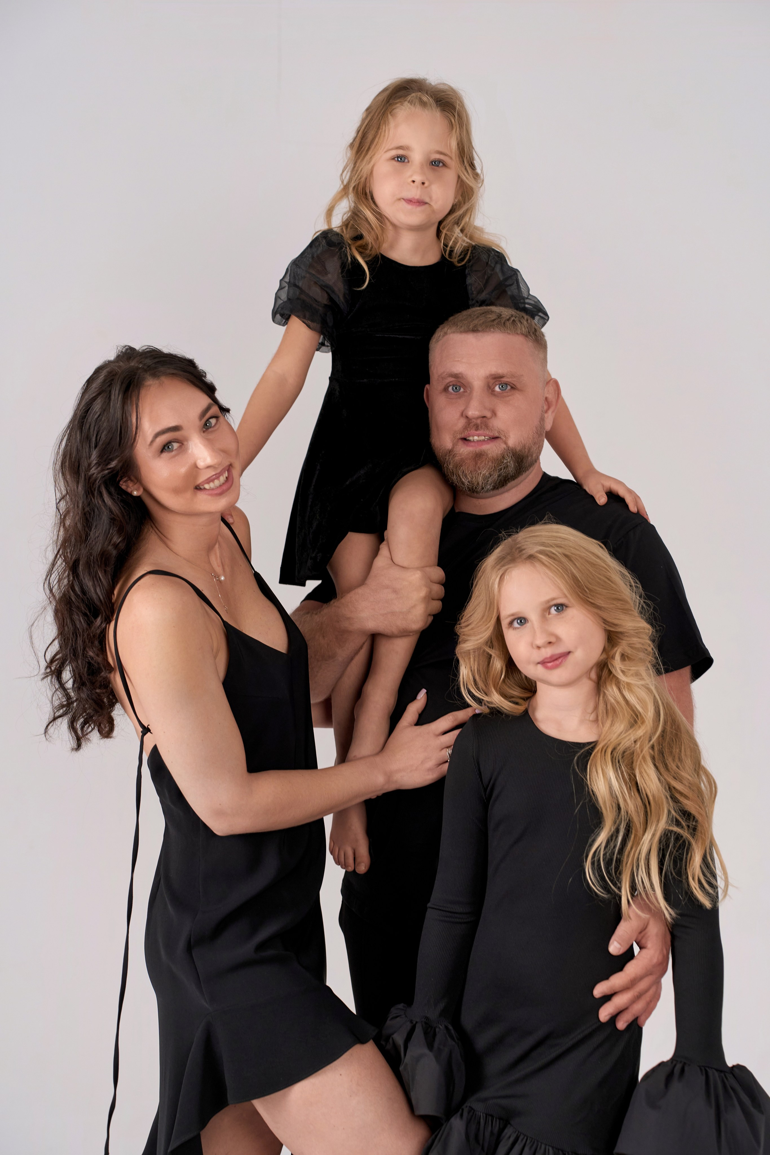 Семья Ксении в студии. Женский фотограф в Самаре Дарья Ильина