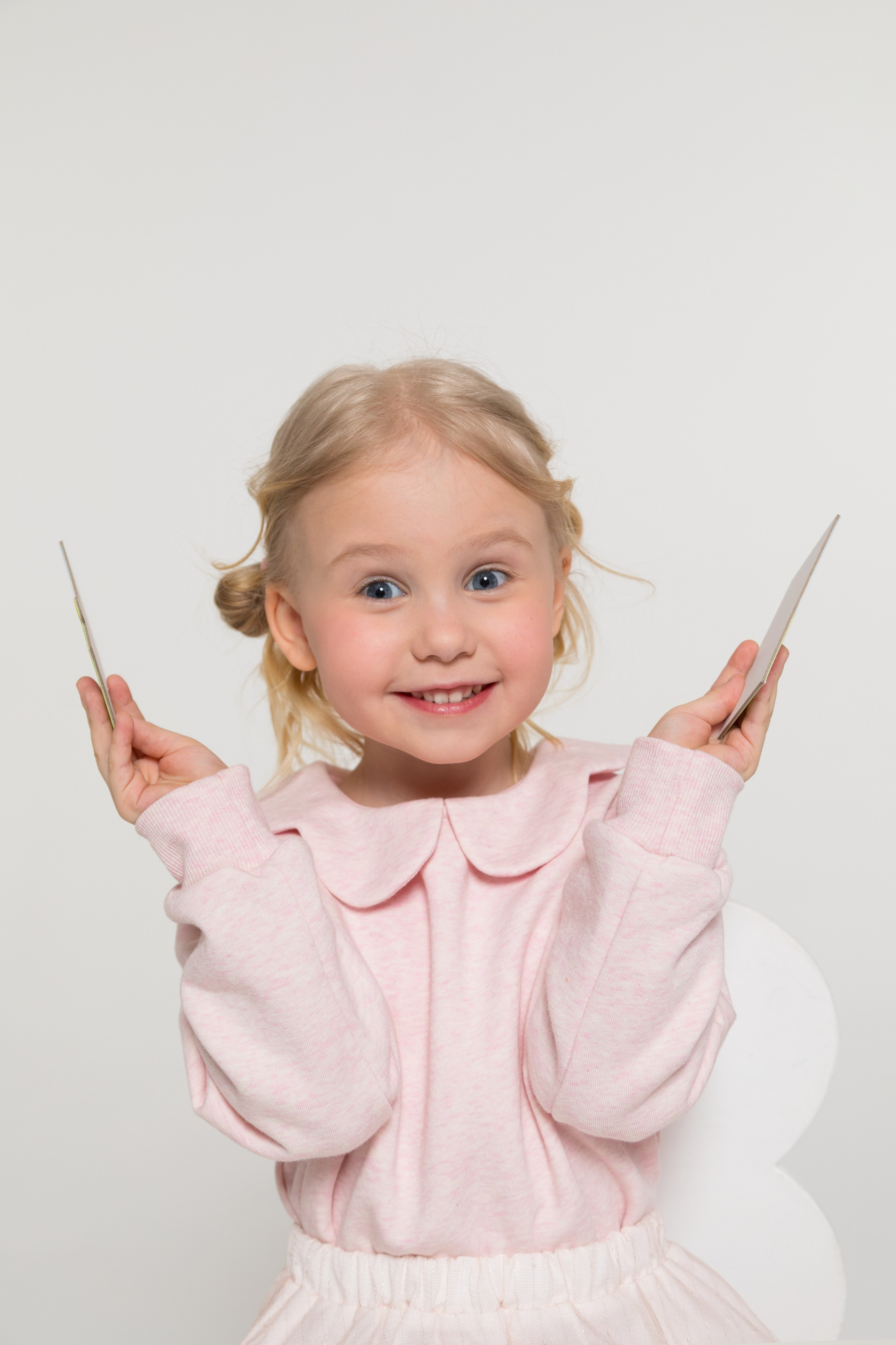 Имиджевая и каталожная съёмка для бренда детских пазлов. Детский и контент фотограф Надя Волкова Санкт-Петербург