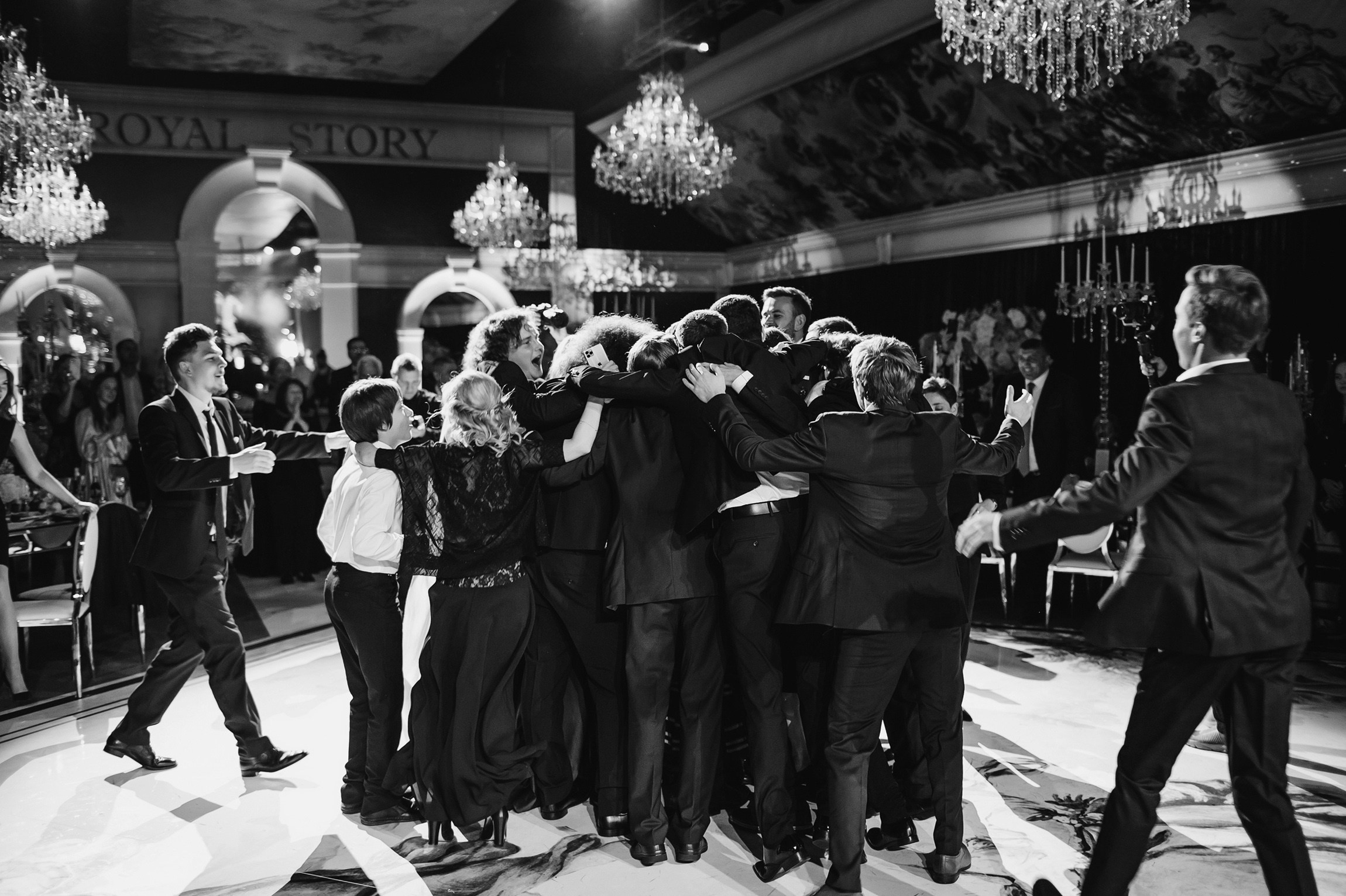 Саша и Маша. Любовь Чуляева — свадебный фотограф в Москве и Европе