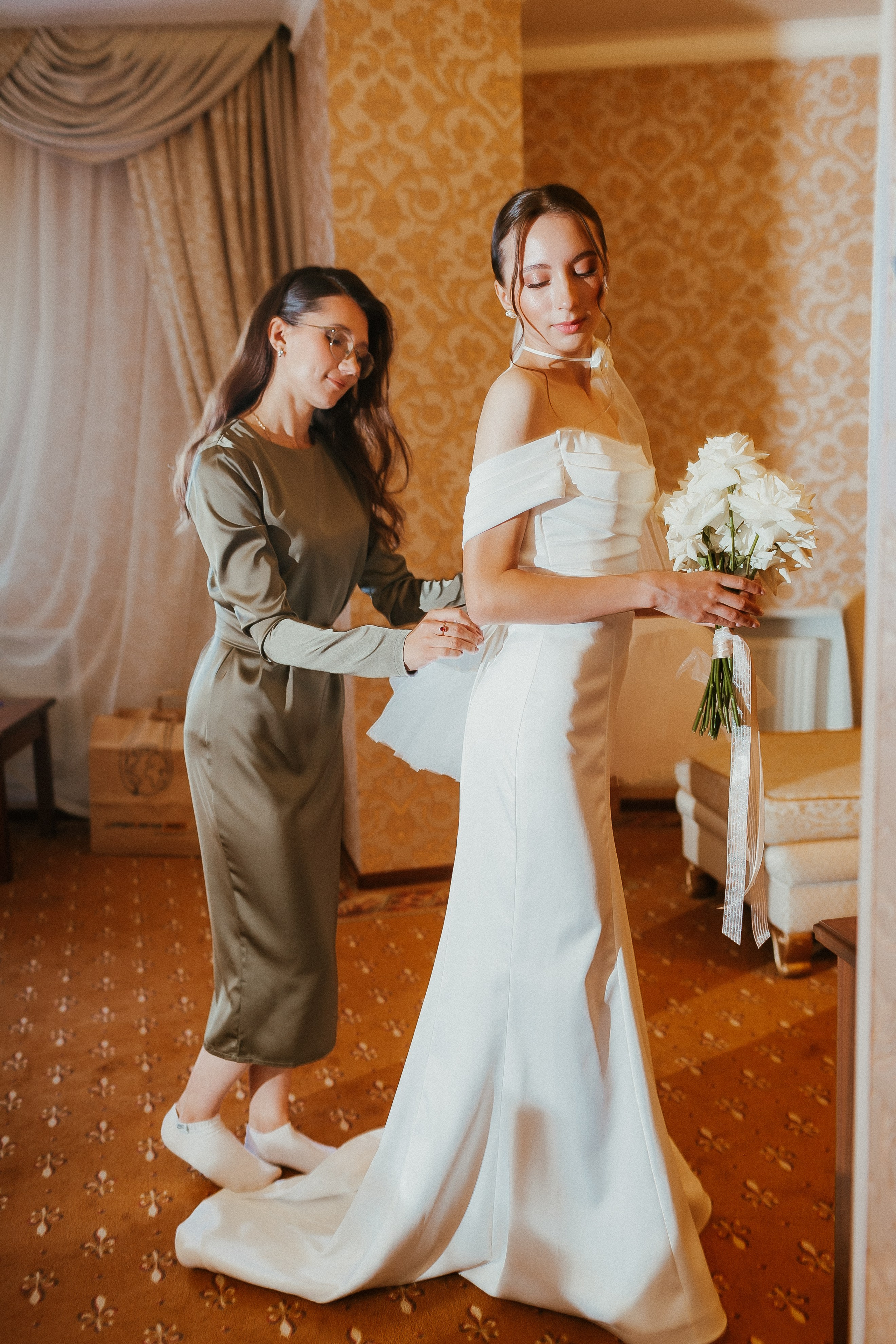 Свадебная осенняя фотосессия Ивана и Лидии в городе. Свадебный и репортажный фотограф в Ярославле и Санкт-Петербурге Роман Микрюков