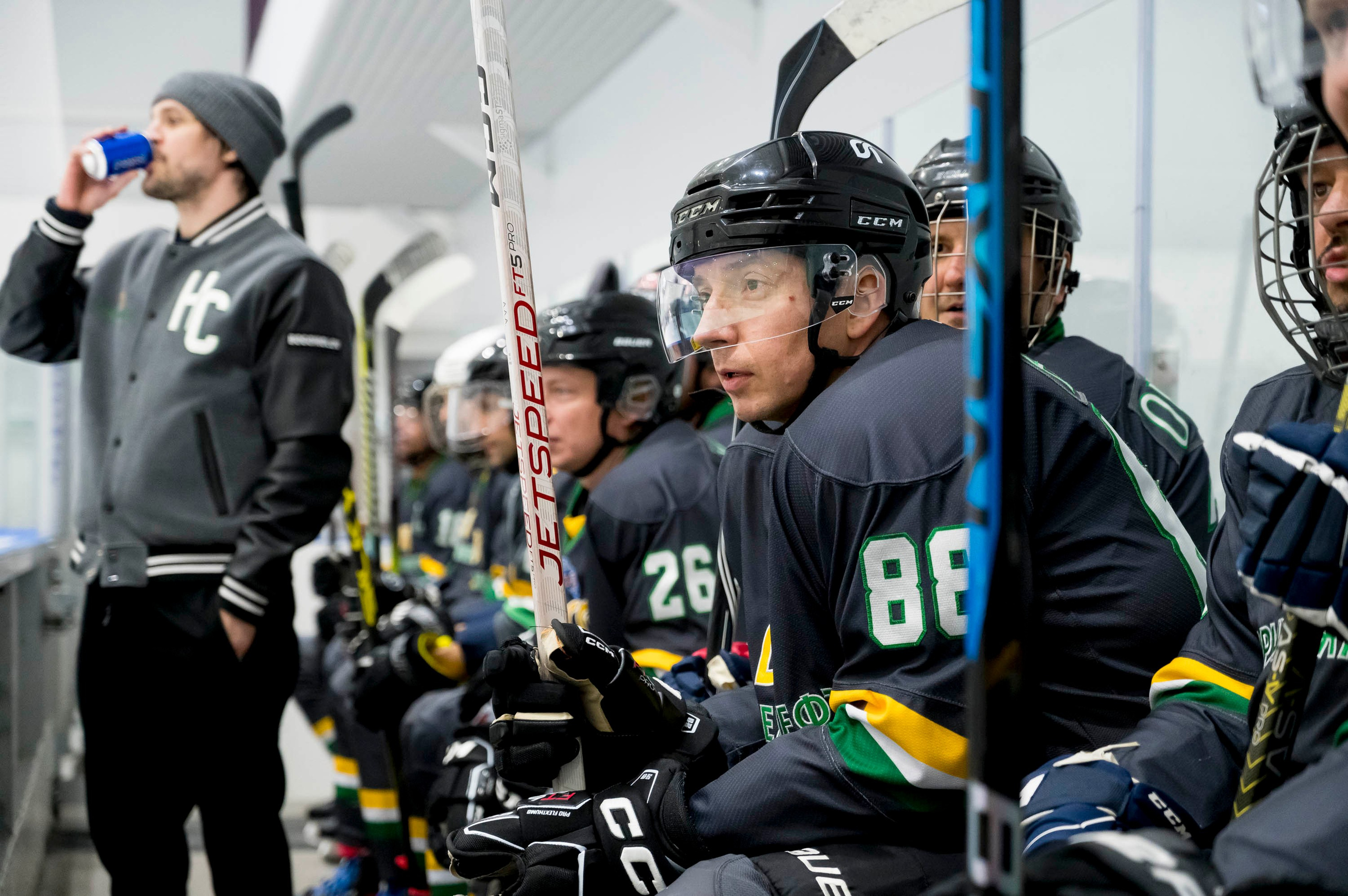 Хоккейный матч корпоративной команды Зарубежнефть. Репортажный фотограф и видеограф Слава Думчев. Тимбилдинги, отчетники, корпоративы