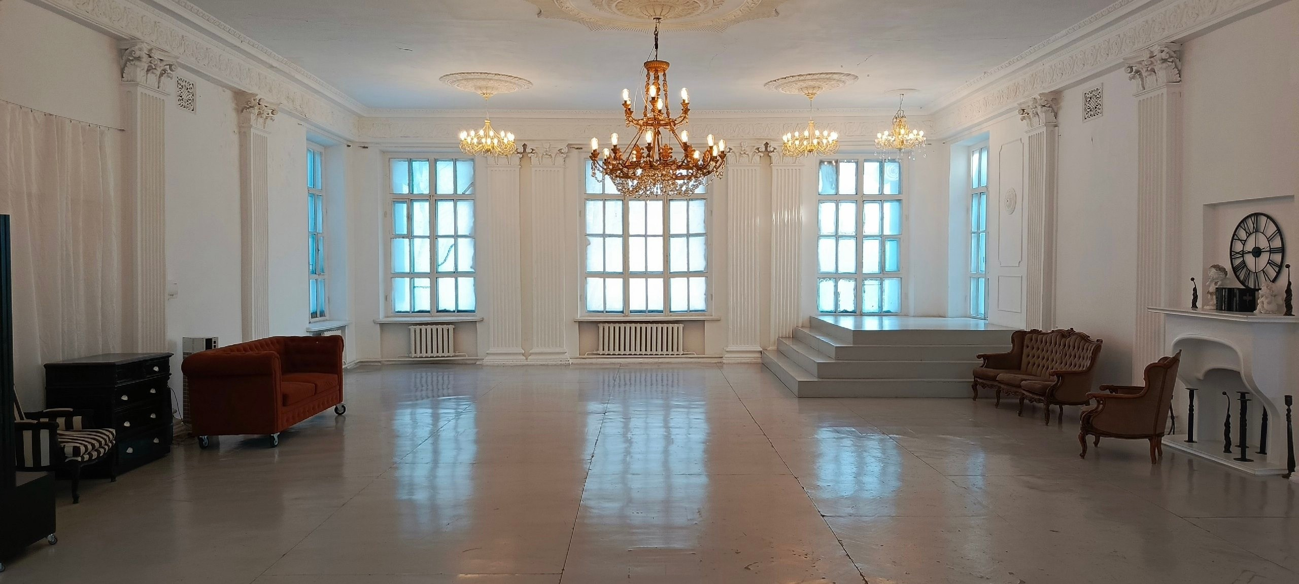 Зал «Белый» 256 м²