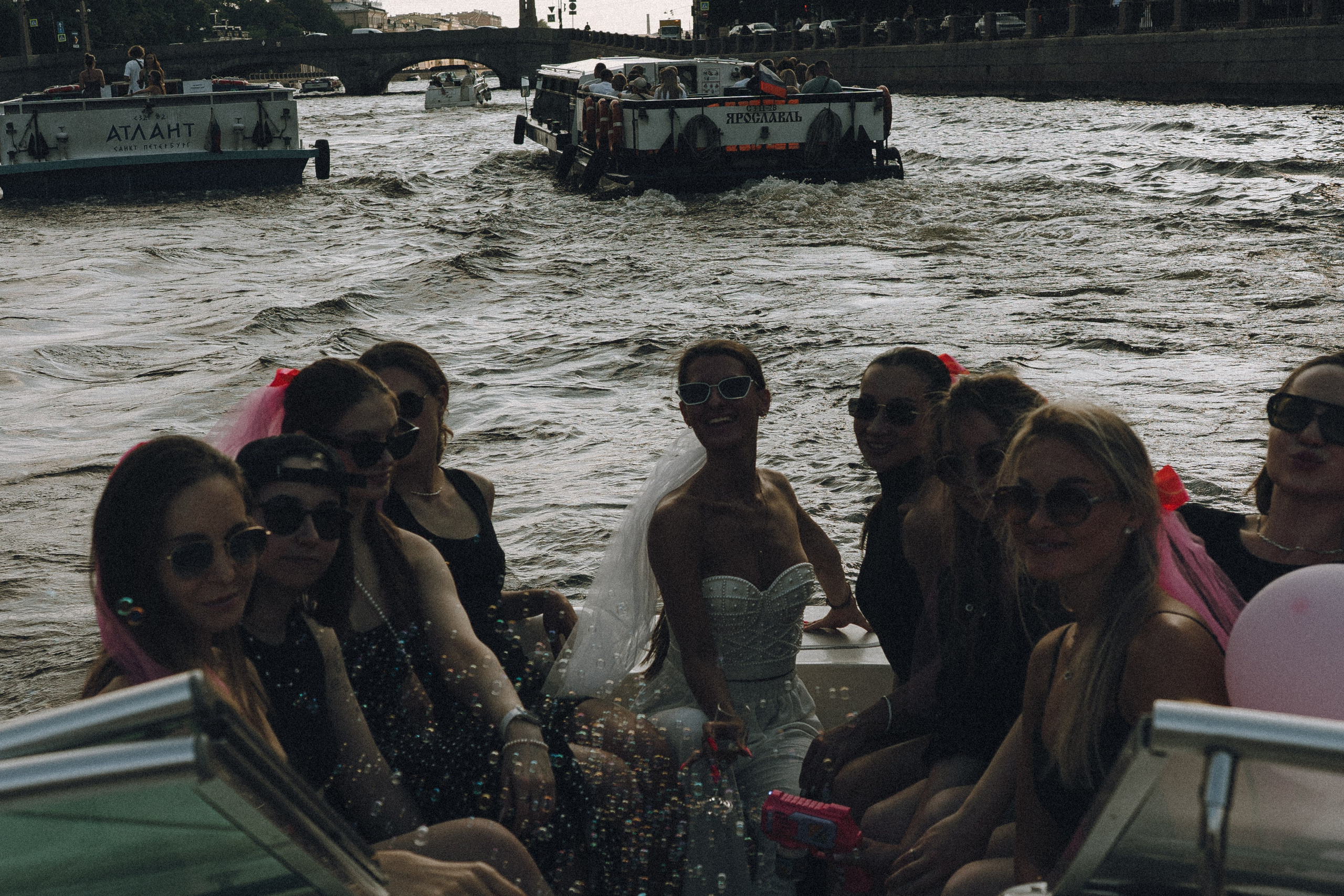 ДЕВИЧНИК НА КАТЕРЕ. Профессиональный фотограф, Санкт-Петербург — Виктория Богомолова