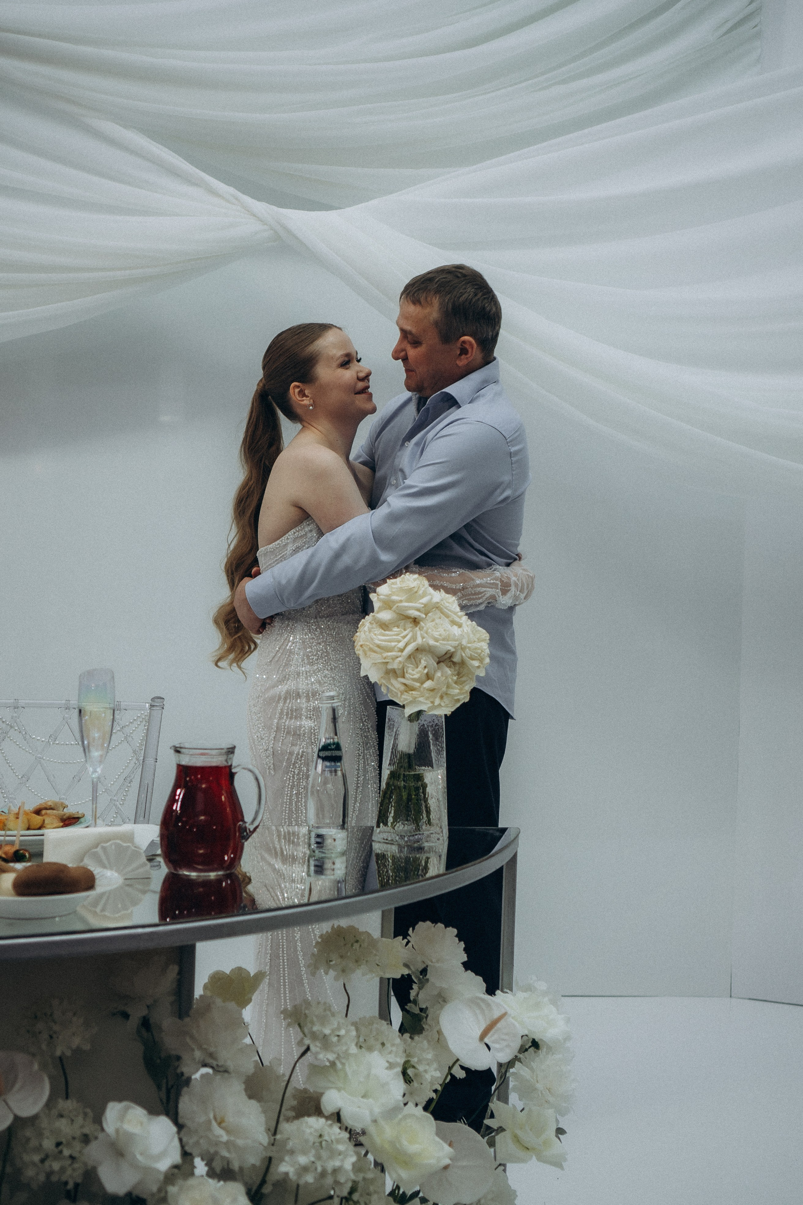 СВАДЕБНАЯ СЬЕМКА СБОРОВ В ОТЕЛЕ И ВЫЕЗД НА ЦЕРЕМОНИЮ (СНЯТО В СИБИРЕ В НИЖНЕВАРТОВСКЕ). Профессиональный фотограф, Санкт-Петербург — Виктория Богомолова