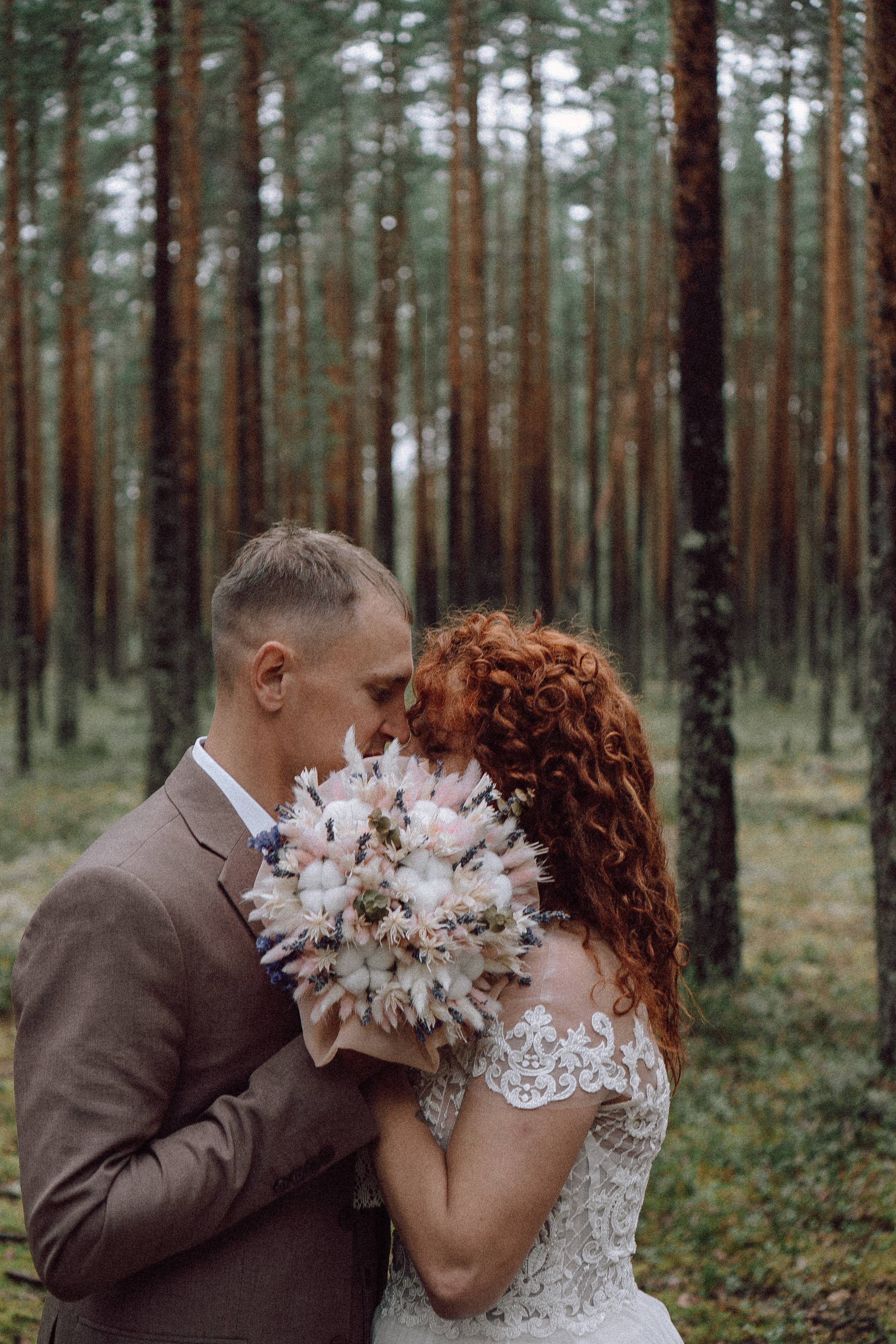 СВАДЕБНАЯ ФОТОСЕССИИЯ ПАРЫ В ГОРОДЕ ПРИОЗЕРСК В СОСНОВОМ ЛЕСУ И С ПИКАПОМ. Профессиональный фотограф, Санкт-Петербург — Виктория Богомолова