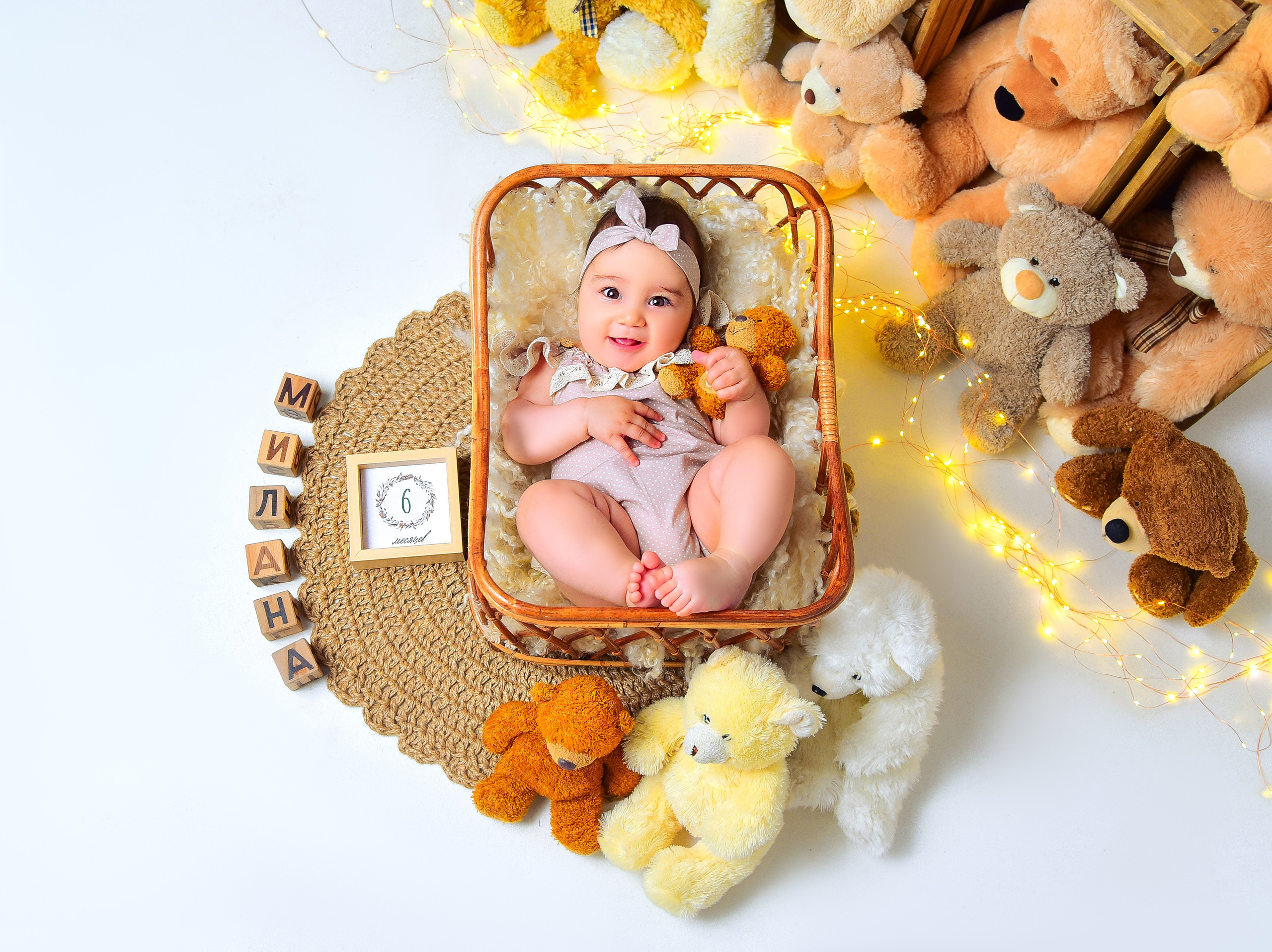 Малышки Антураж