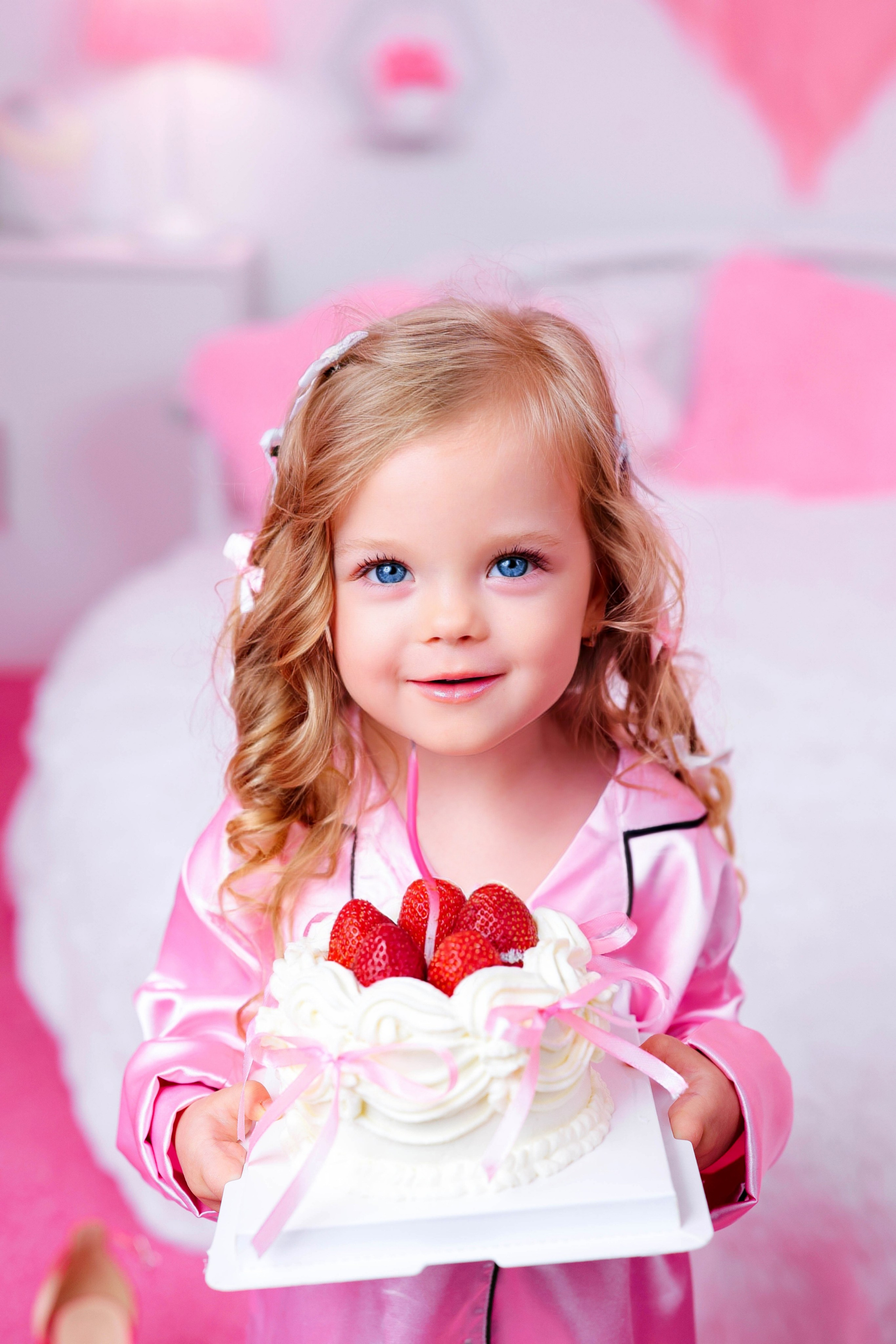 РОЗОВАЯ КОМНАТА