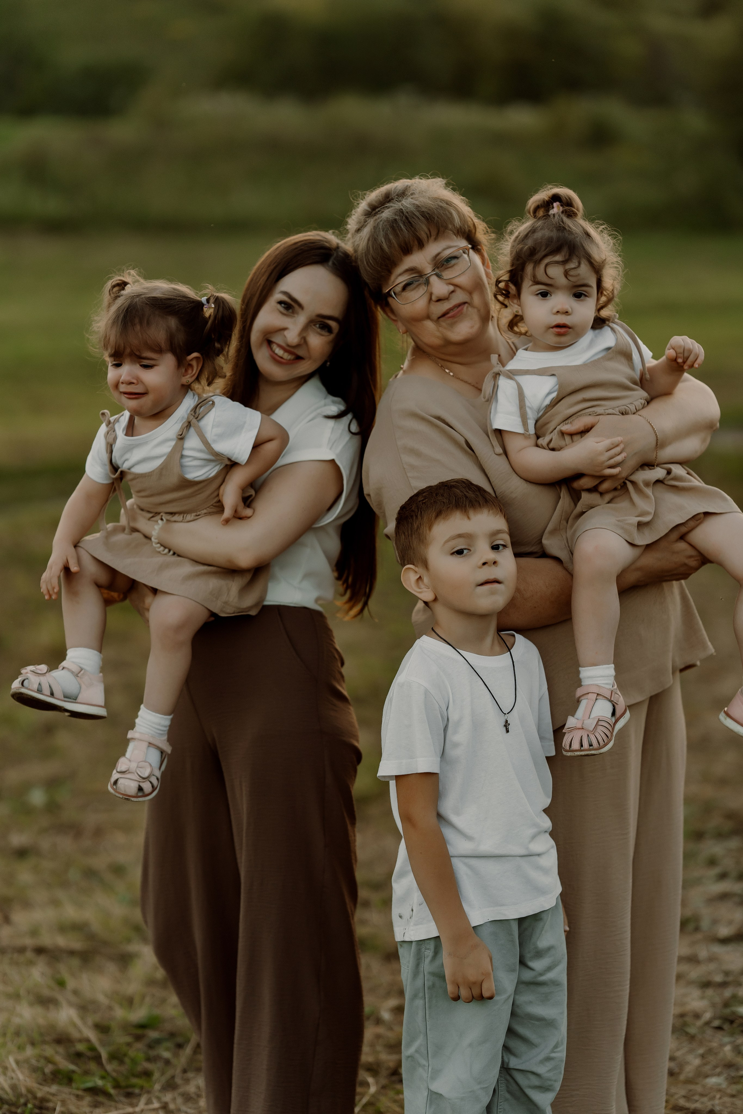 Съемка с внуками. Свадебный и индивидуальный фотограф в Суворове Клюева Мария