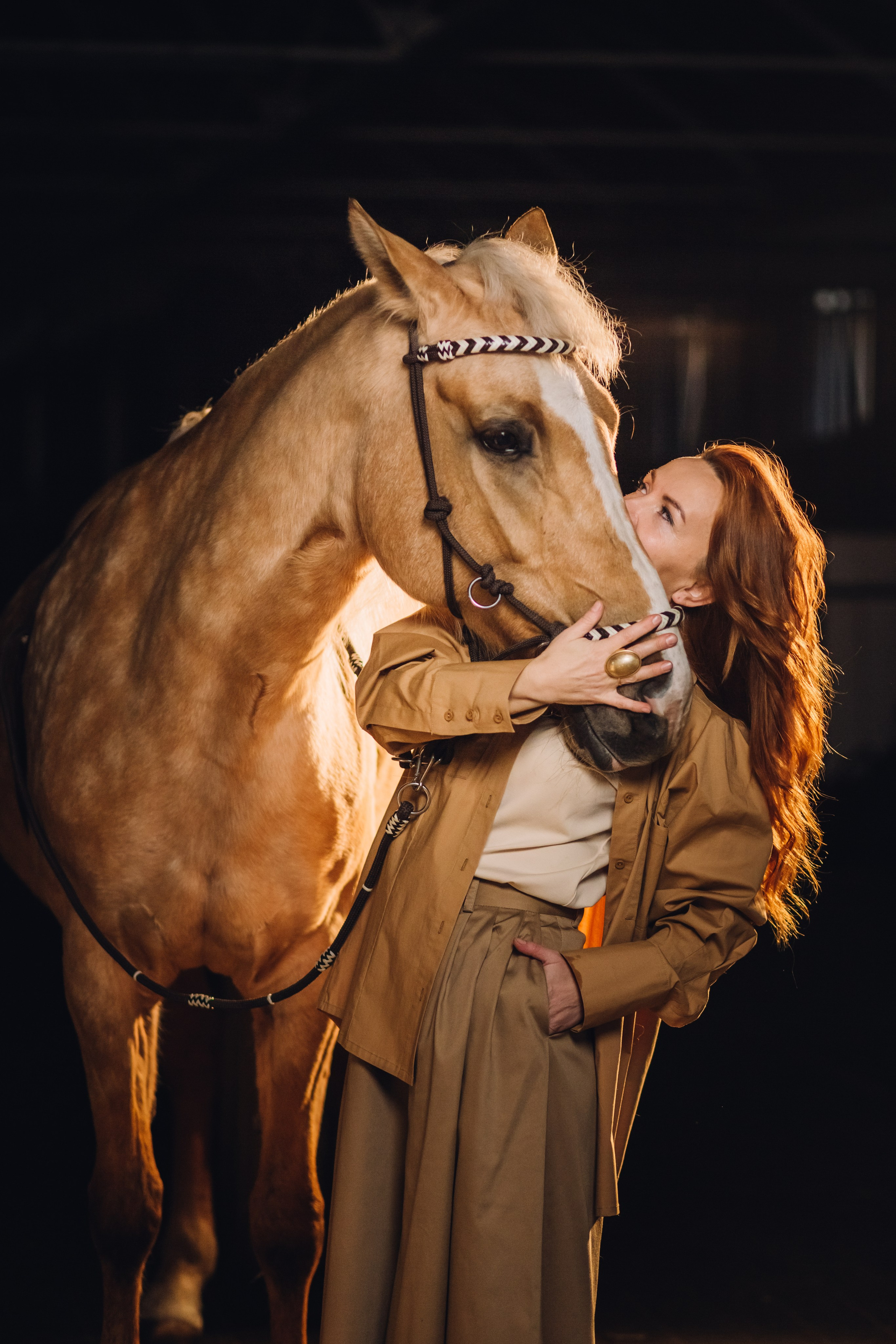 Женский портрет. Ольга Белова. Портреты с лошадьми. Конная фотография