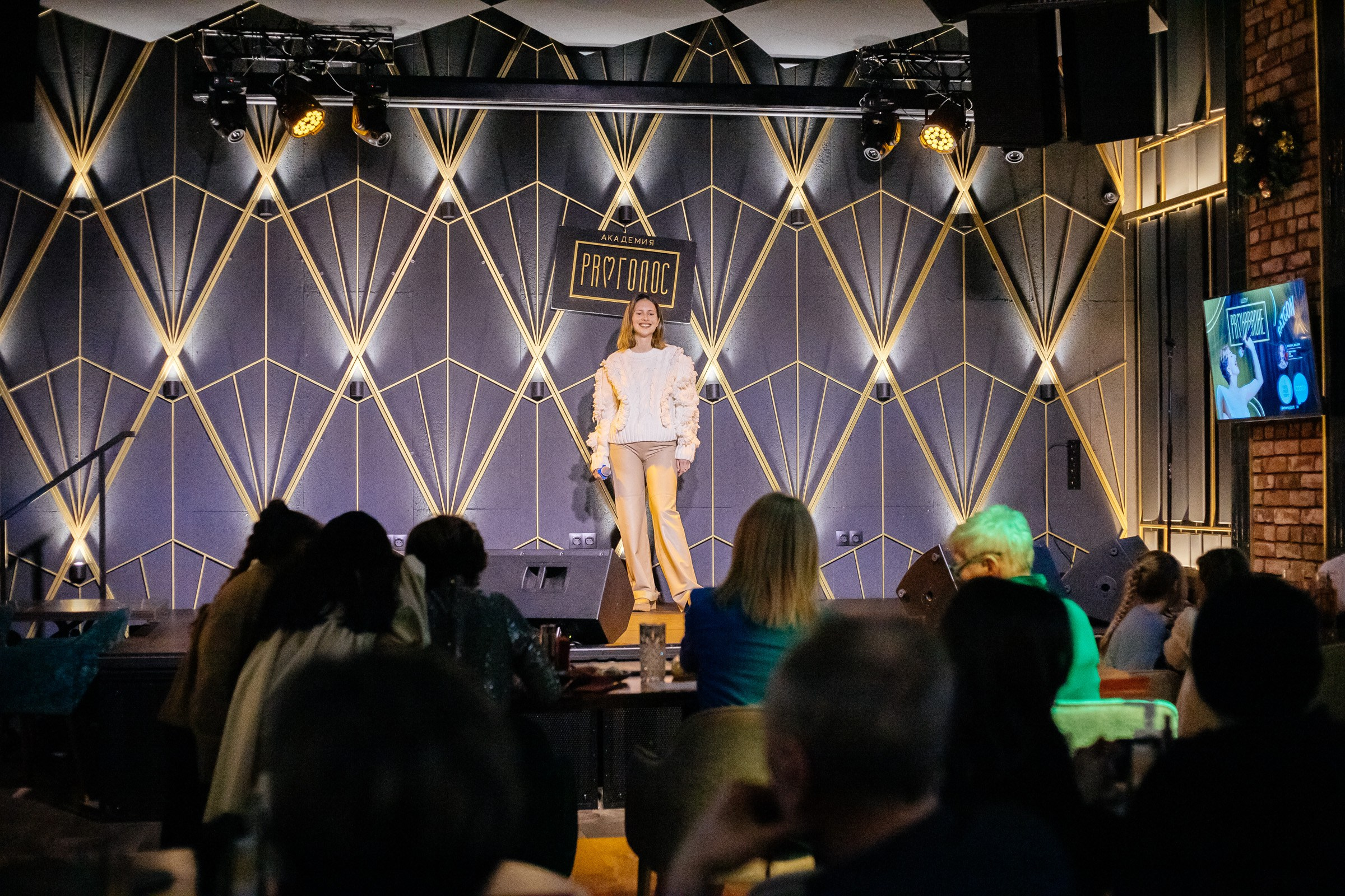 КАРАОКЕ БАР P'YANO. Репортажный и портретный фотограф в Екатеринбурге Гизатуллин Марат