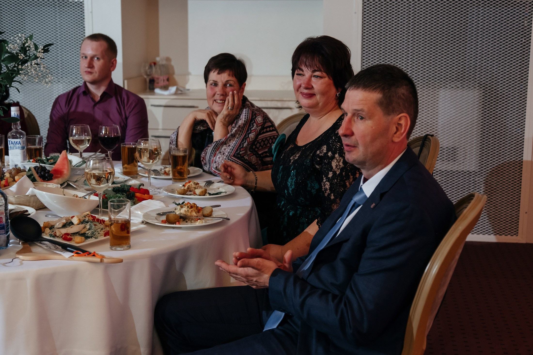 Свадебный фотограф — стильная и эмоциональная съемка вашего дня | Анна Кораблик. Свадебный фотограф в Екатеринбурге — заказ профессиональной фотосесии, все виды фотосъемки