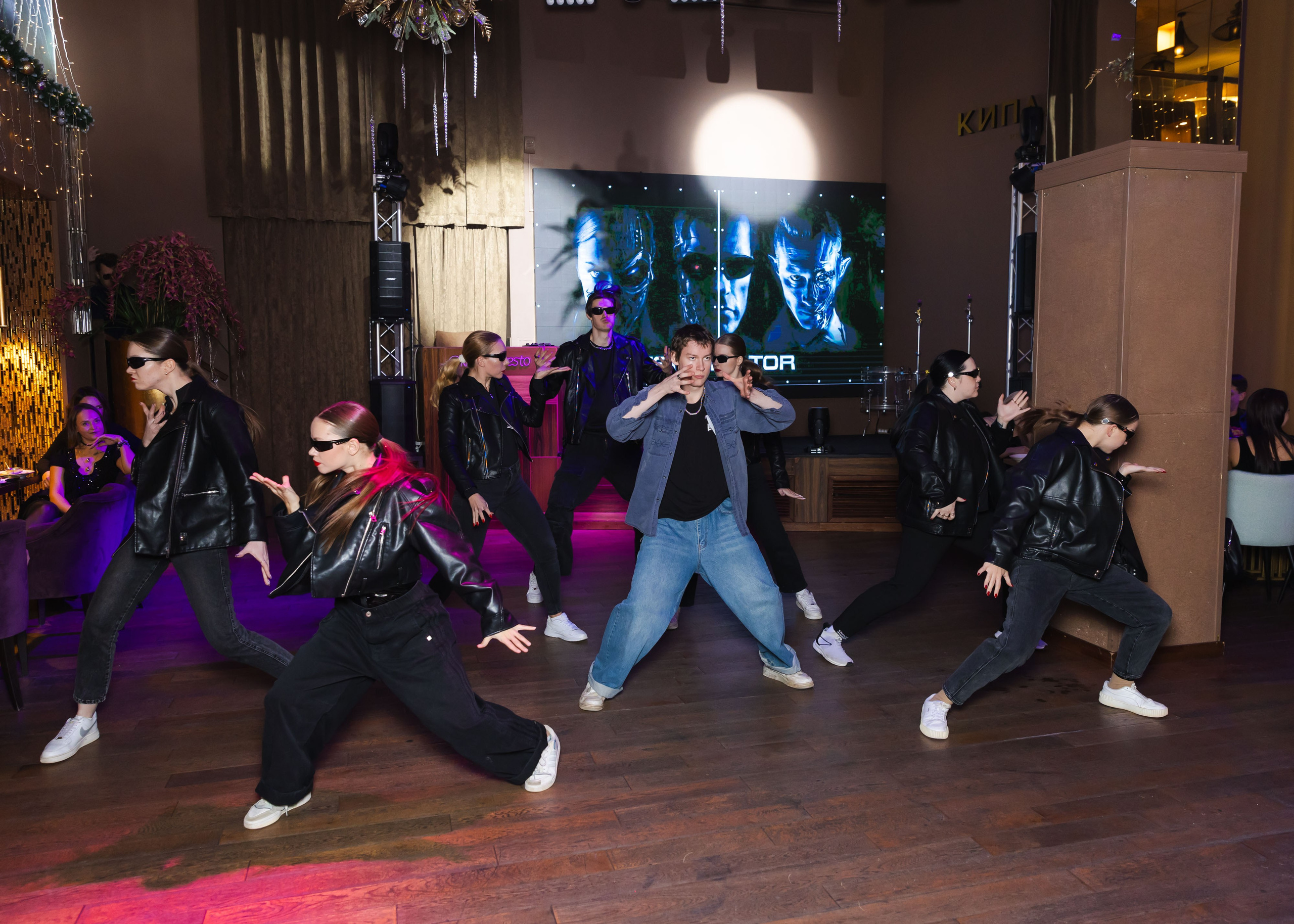 Предновогодка кипарис 2025. ФОТОГРАФ ВИНОГРАДОВА ДАРЬЯ