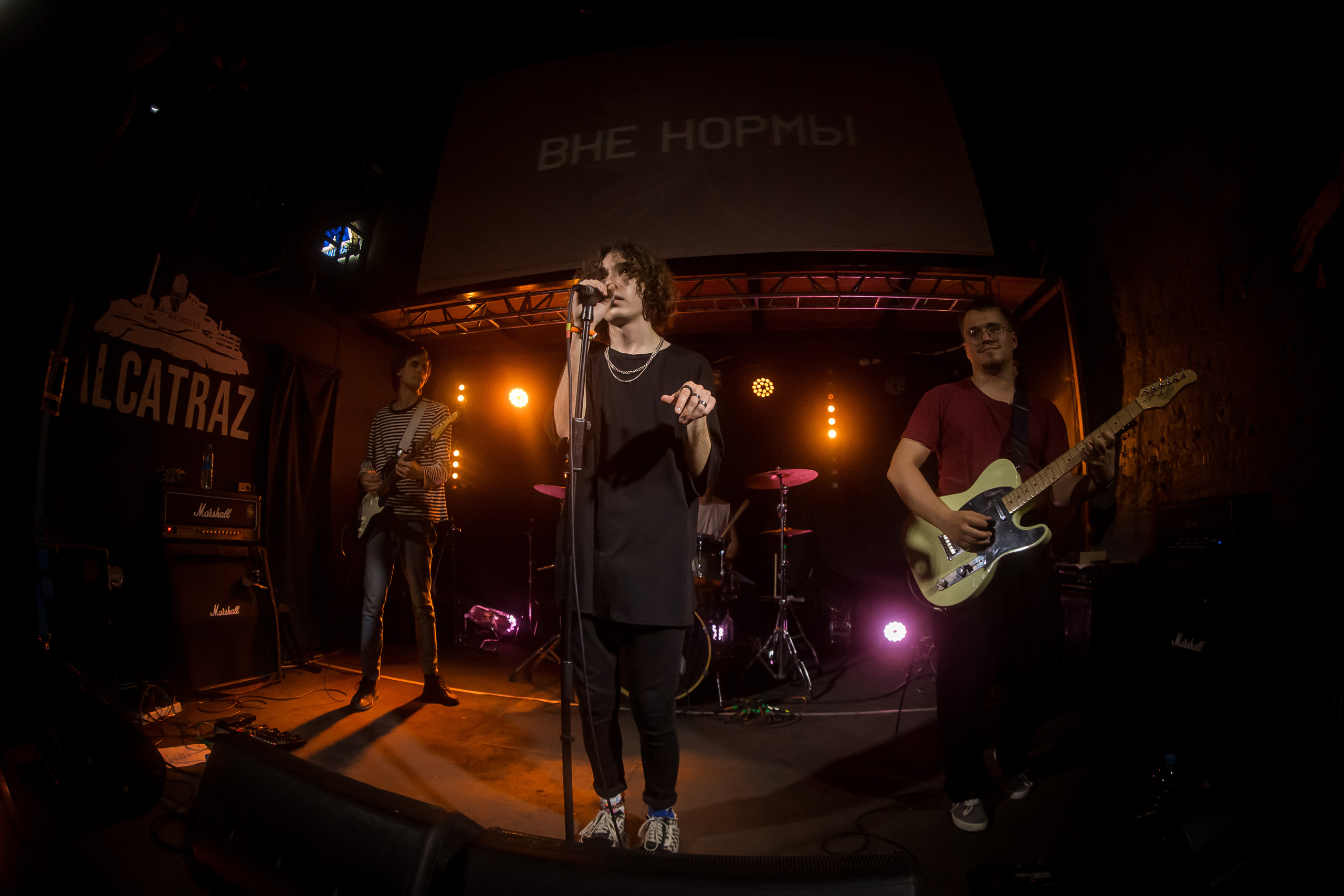 Вне нормы в Alcatraz bar. Фотографиня Мария Дикова