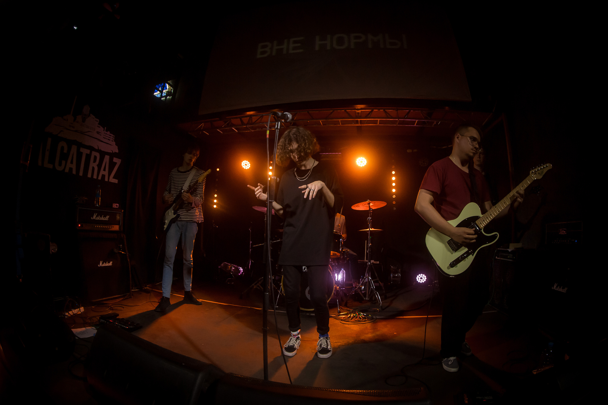 Вне нормы в Alcatraz bar. Фотографиня Мария Дикова