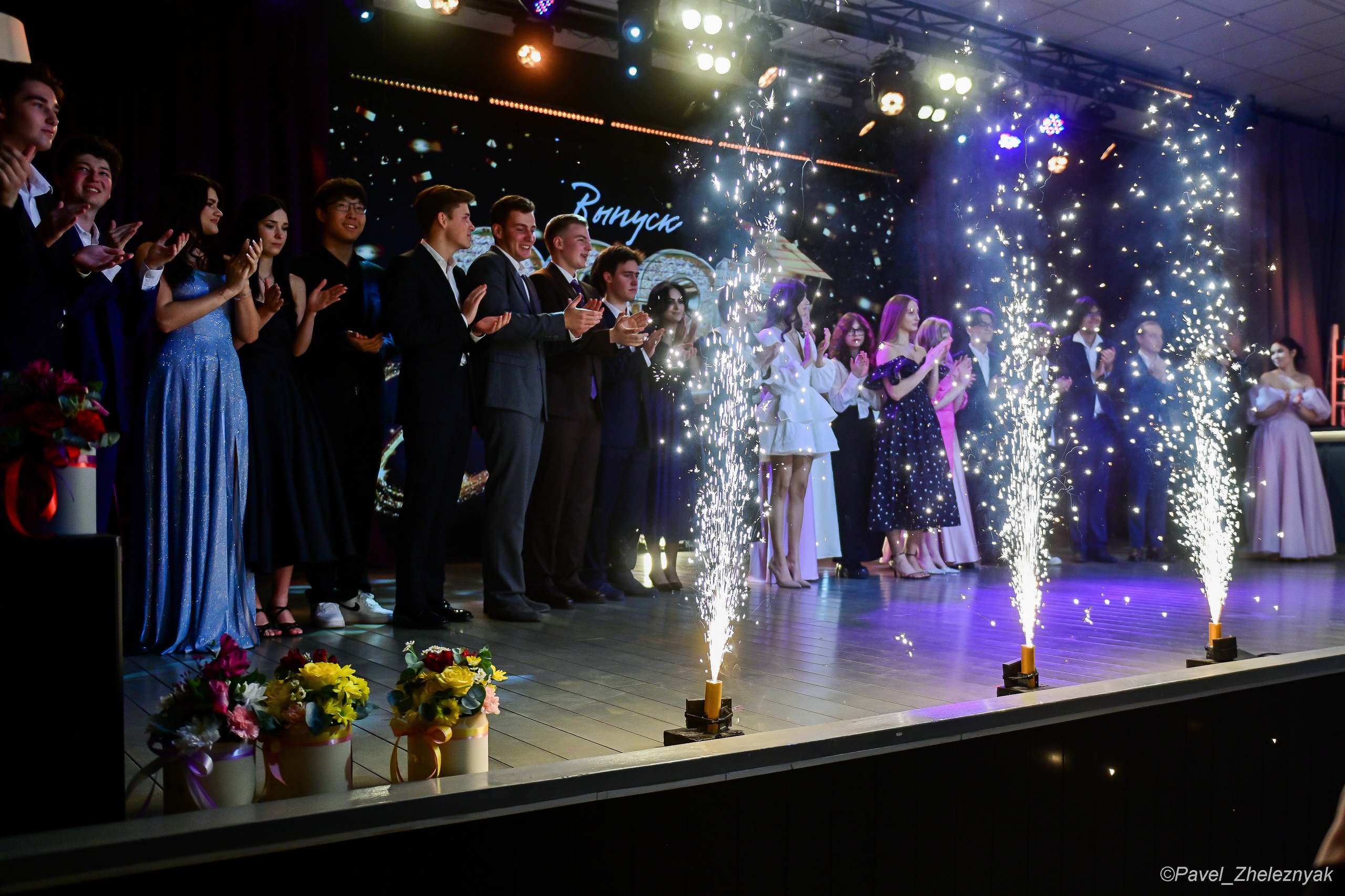 Школьные праздники. #БегающийФотограф