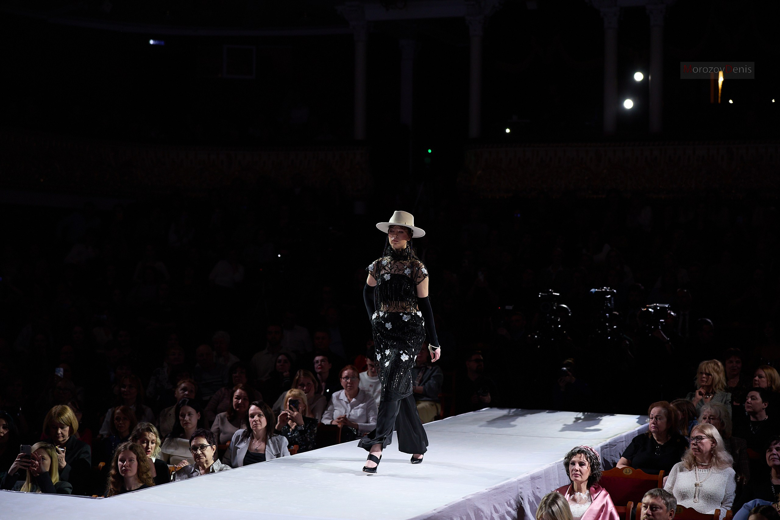 Платье города 2025