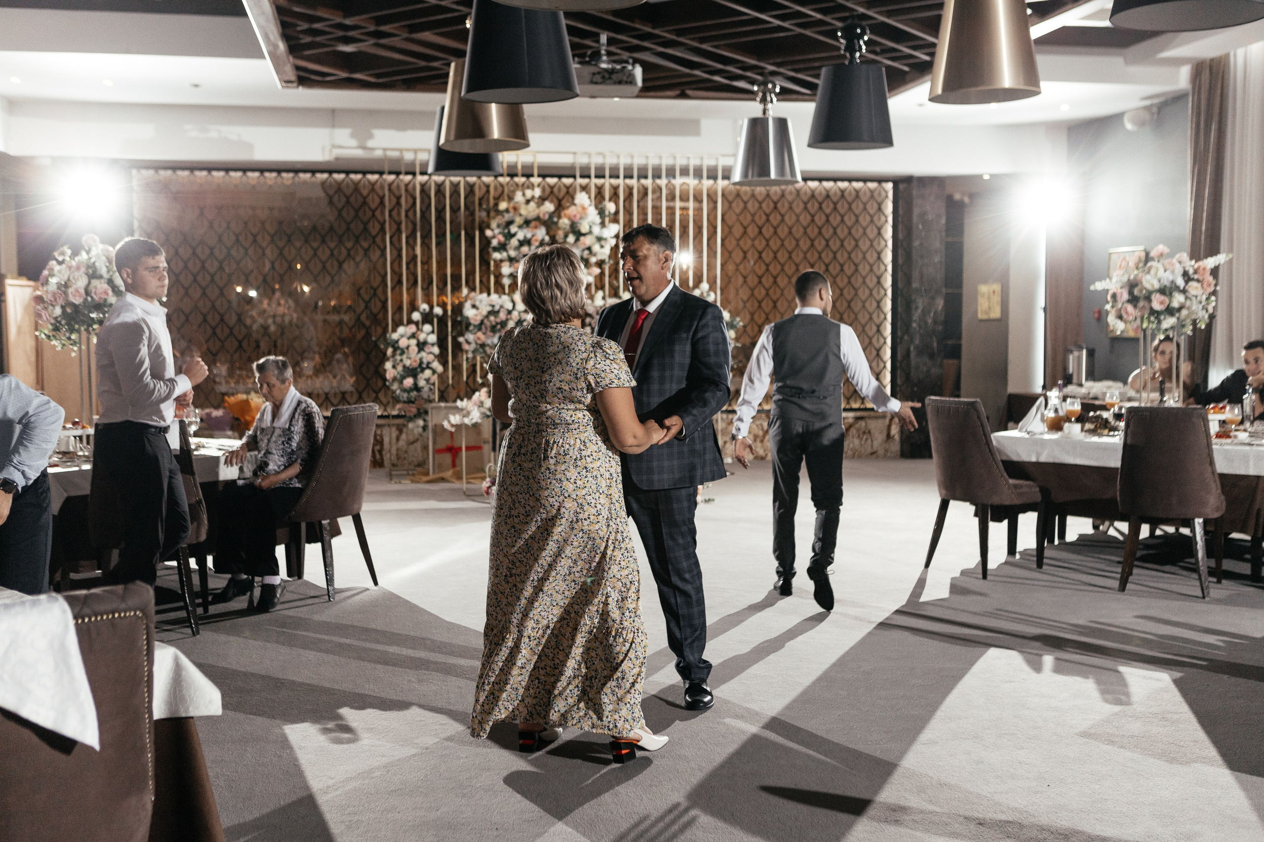 Свадебный фотограф Уфа — Руслан ГабдлисламовЖивые эмоции, красивые кадры, воспоминания на всю жизнь.Работаю по всей Республике Башкортоста. Свадебный фотограф Уфа Руслан Габдлисламов