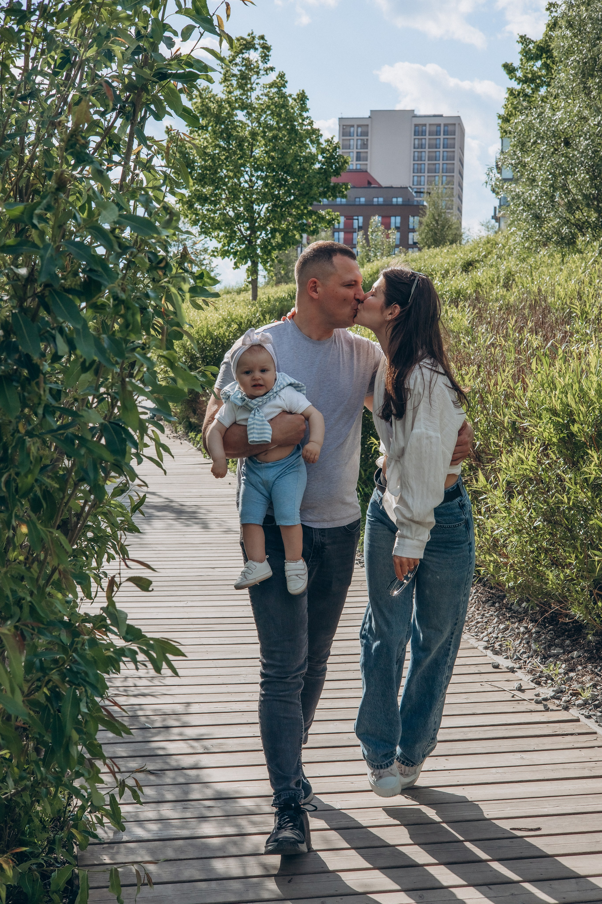 Семейная прогулка. Европейский берег. Семейный, детский, женский фотограф в Новосибирске Оля Борисова