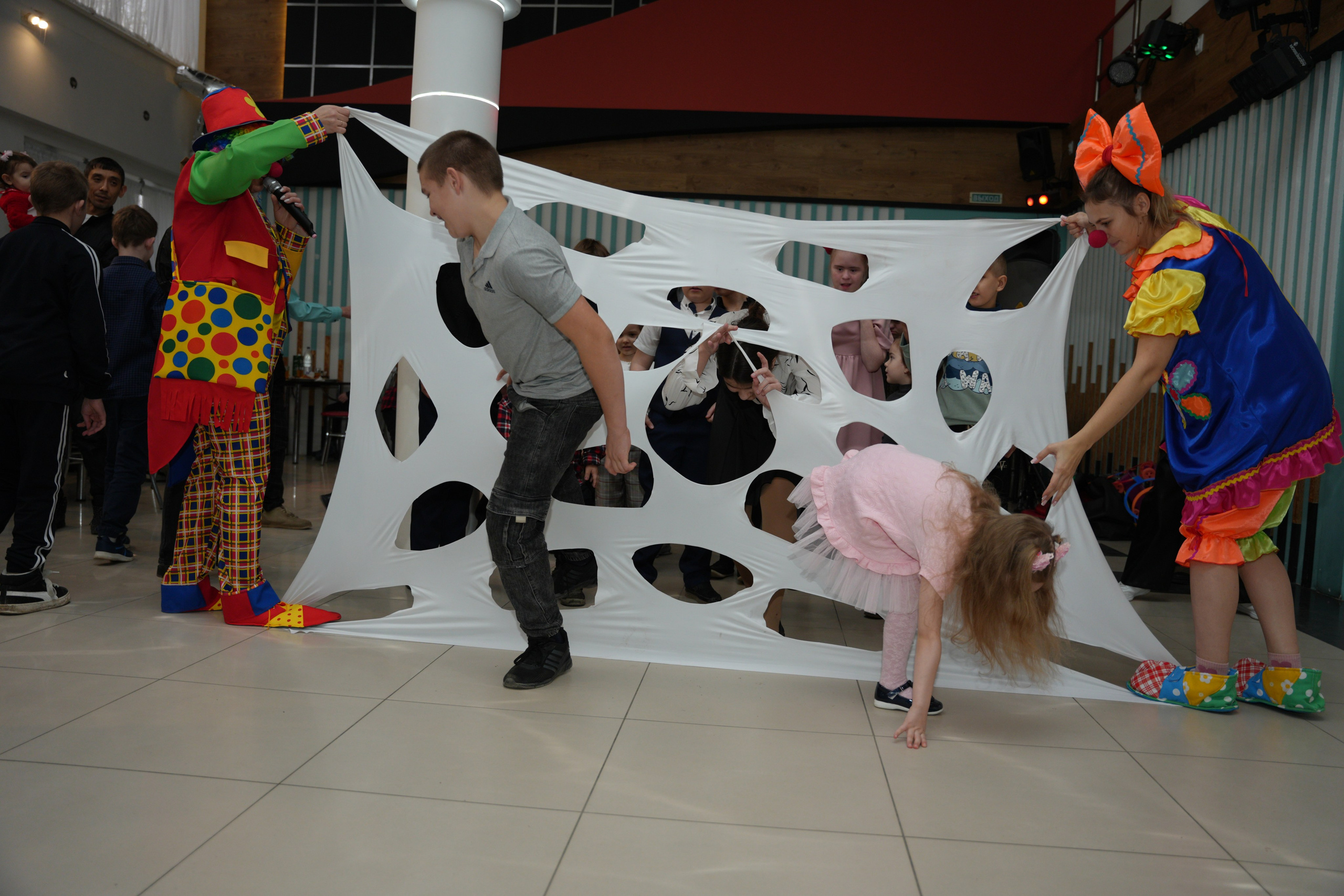 Социально —благотворительная акция «Ты в этом мире не один», посвященная Международному дню инвалидов. ВЫПУСКНЫЕ АЛЬБОМЫ, Школьный фотограф, семейный и свадебный в Саратове и области Ольга Плаксина