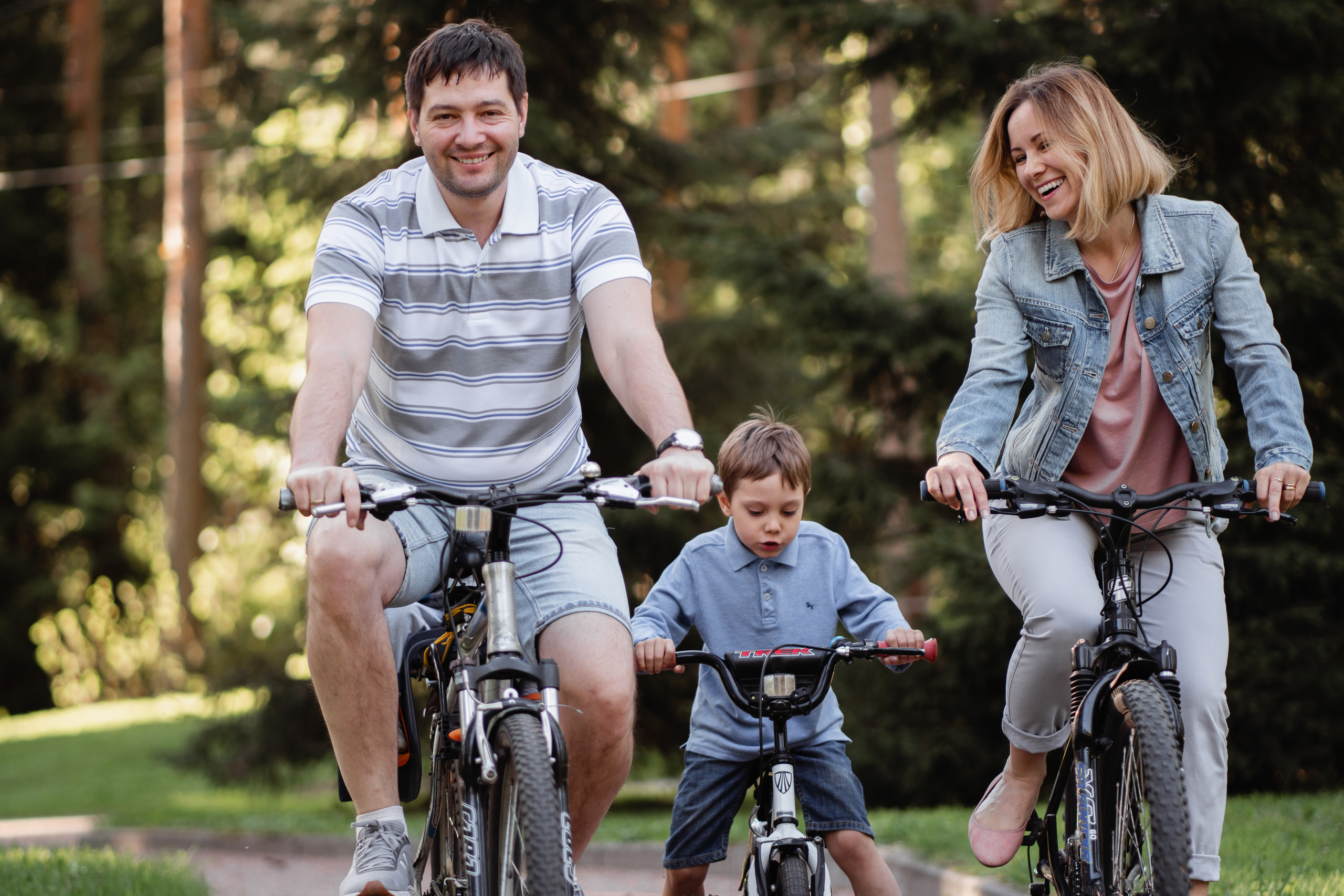 Семейная фотосессия на велосипедах. Семейный и детский фотограф в Санкт-Петербурге Наталья Григорьева