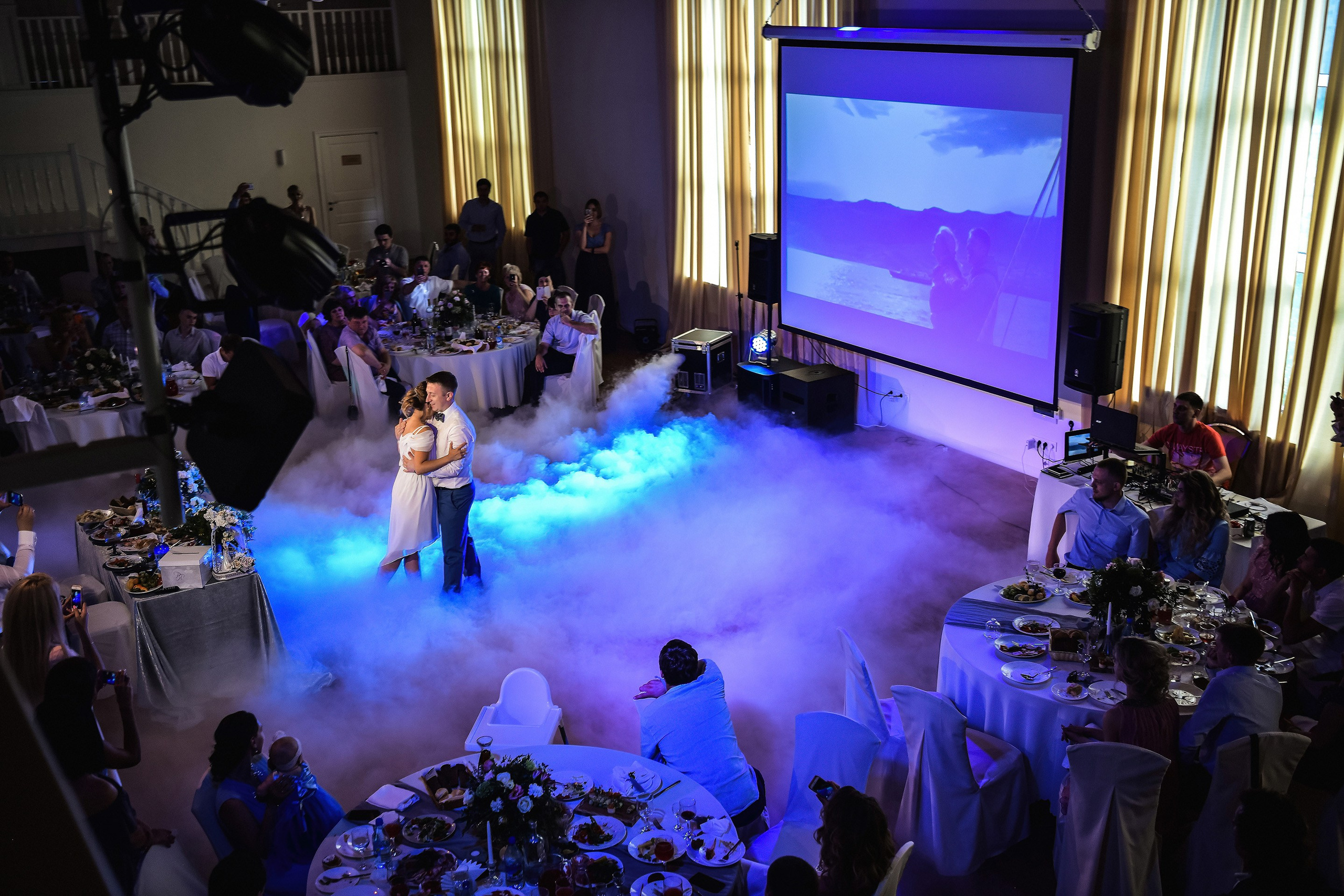 💐 Радик и Яна — душевная загородная свадьба в Villatic | Теплые фото под Красноярском. 📸 Свадебный и семейный фотограф в Красноярске Тихомиров Евгений | 17 лет опыта | 800+ свадеб