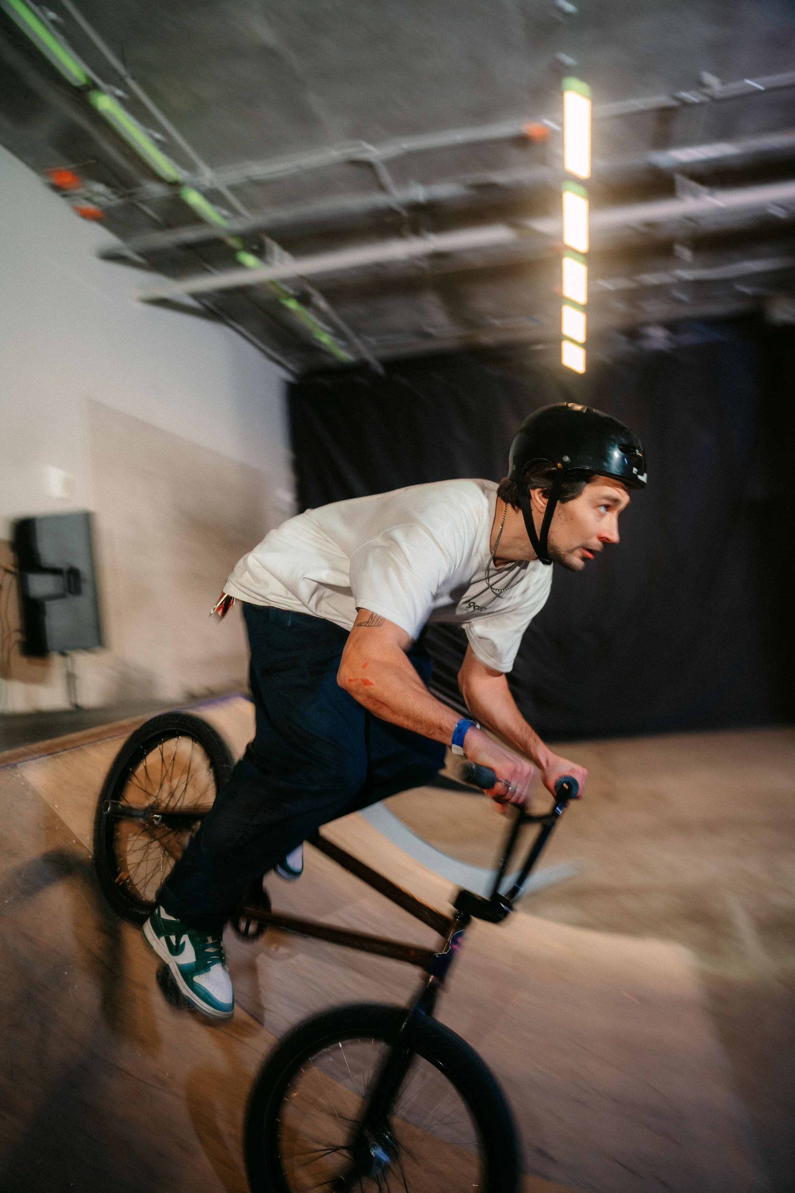 УРАМ. Ночная смена / 2025. Саша Копылов, фотограф в Казани