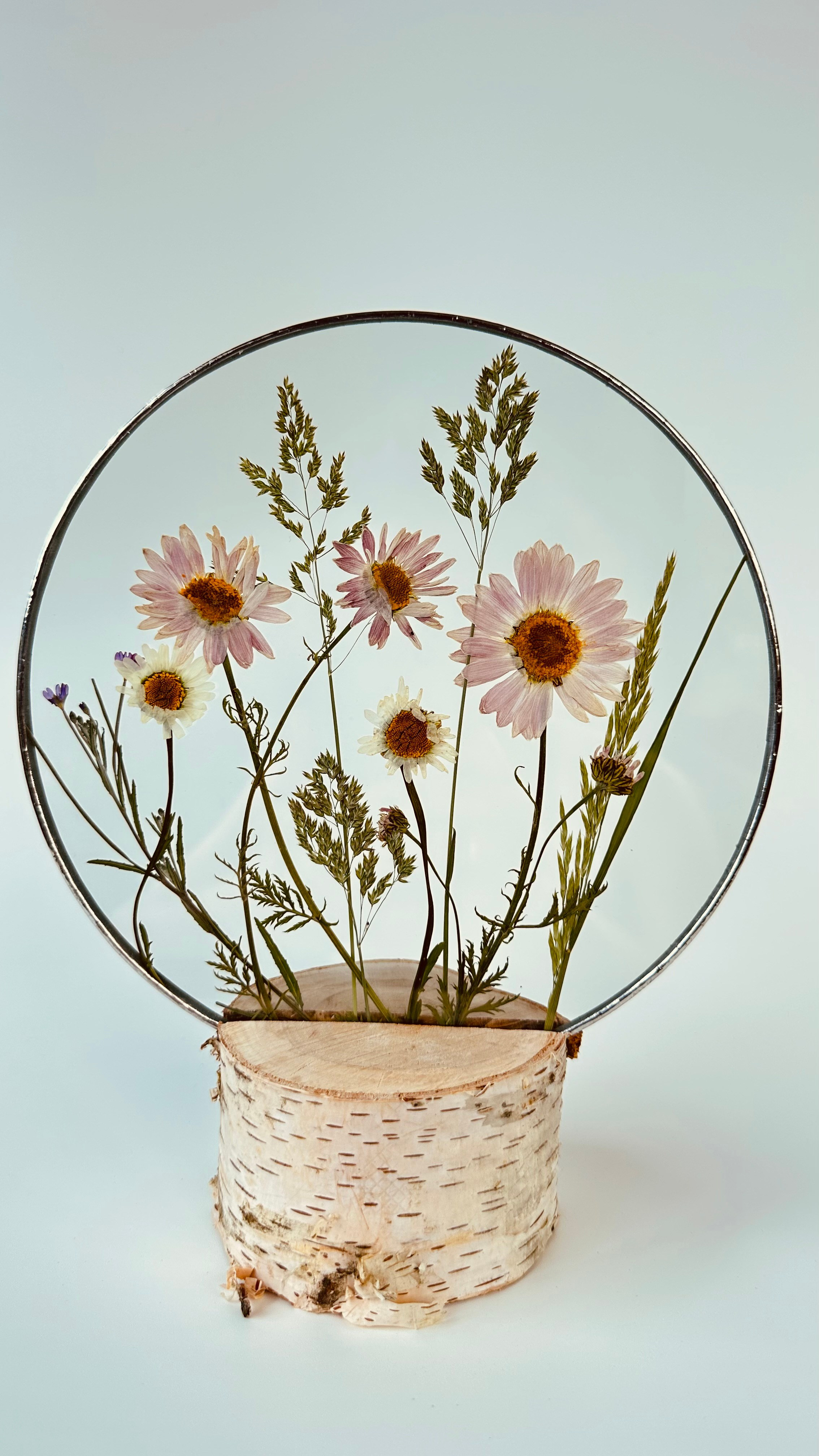 Оформляю пространства. Витражи с сухоцветами в технике Тиффани