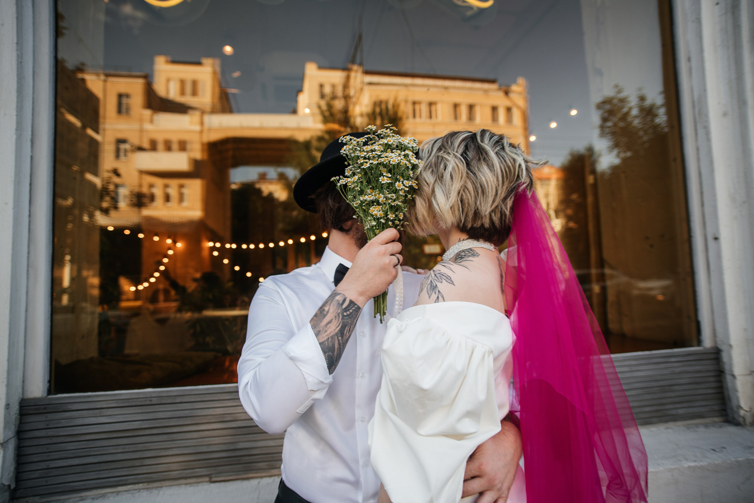 Свадебная прогулка по городу. Денис и Кристина. Свадебный и семейный фотограф Надежда Соловьева