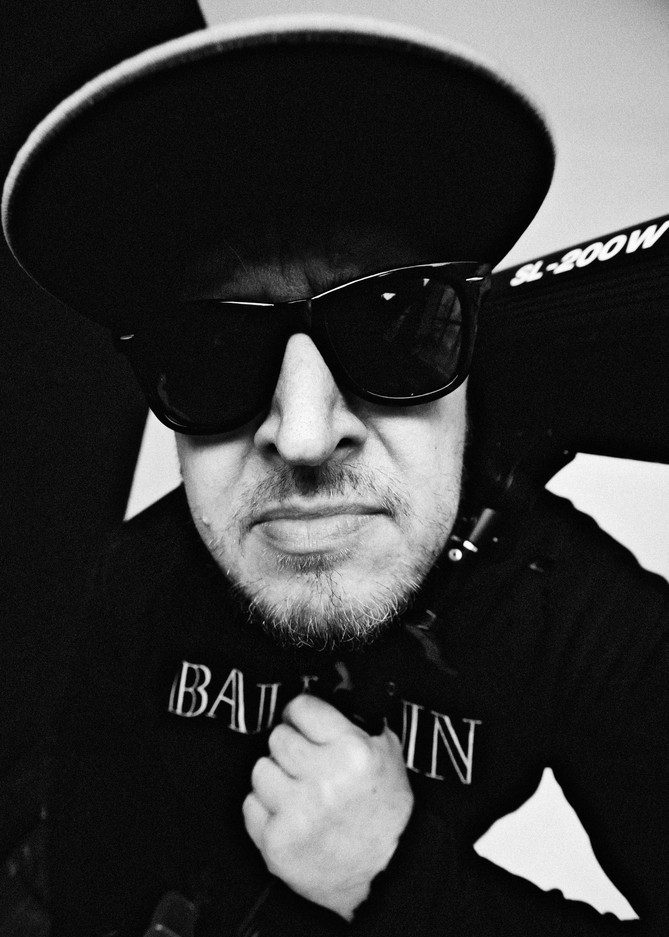 Анна К. Спасибо за проявленный интерес к моему творчеству! Меня зовут Россохат