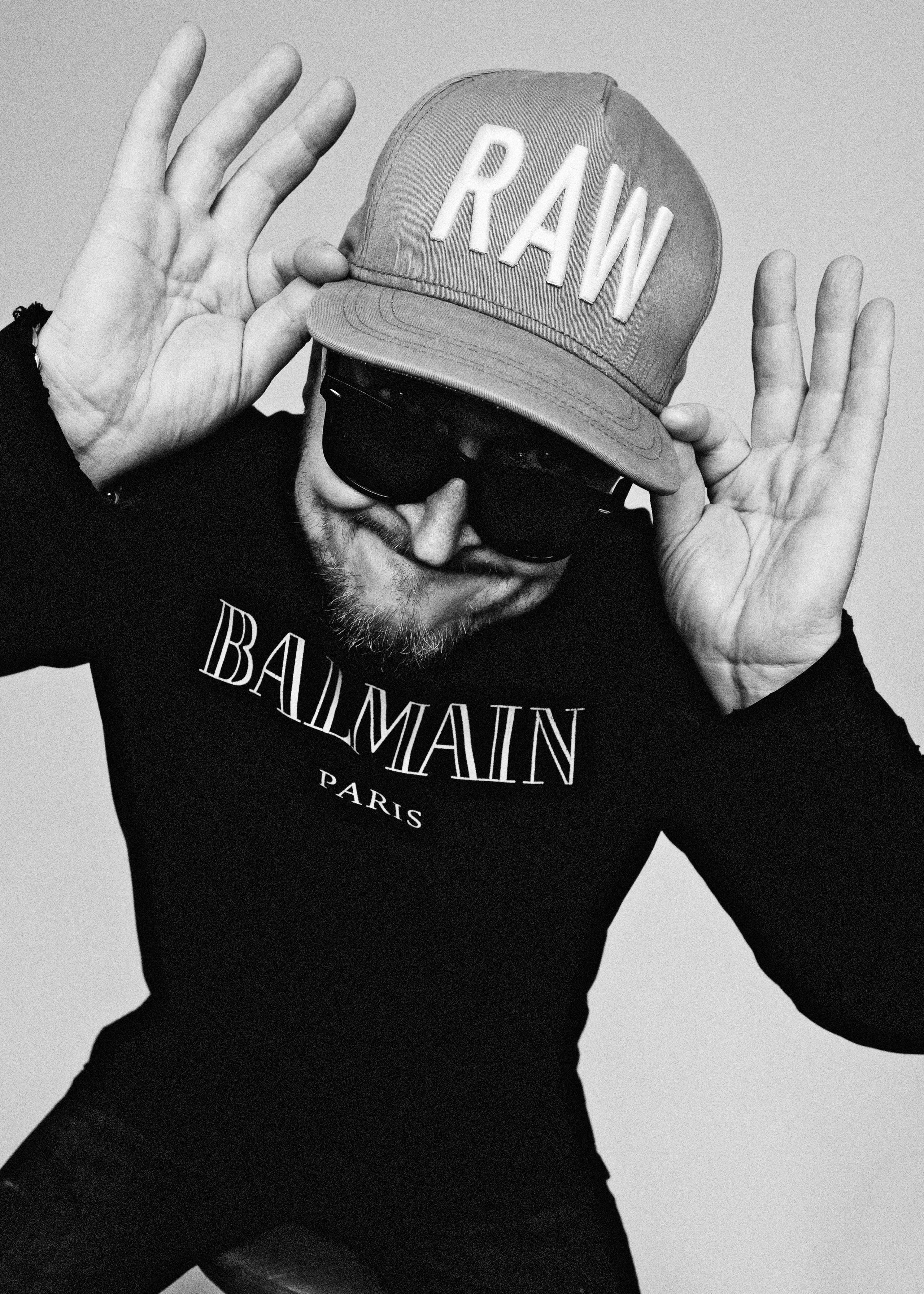 Анна К. Спасибо за проявленный интерес к моему творчеству! Меня зовут Россохат