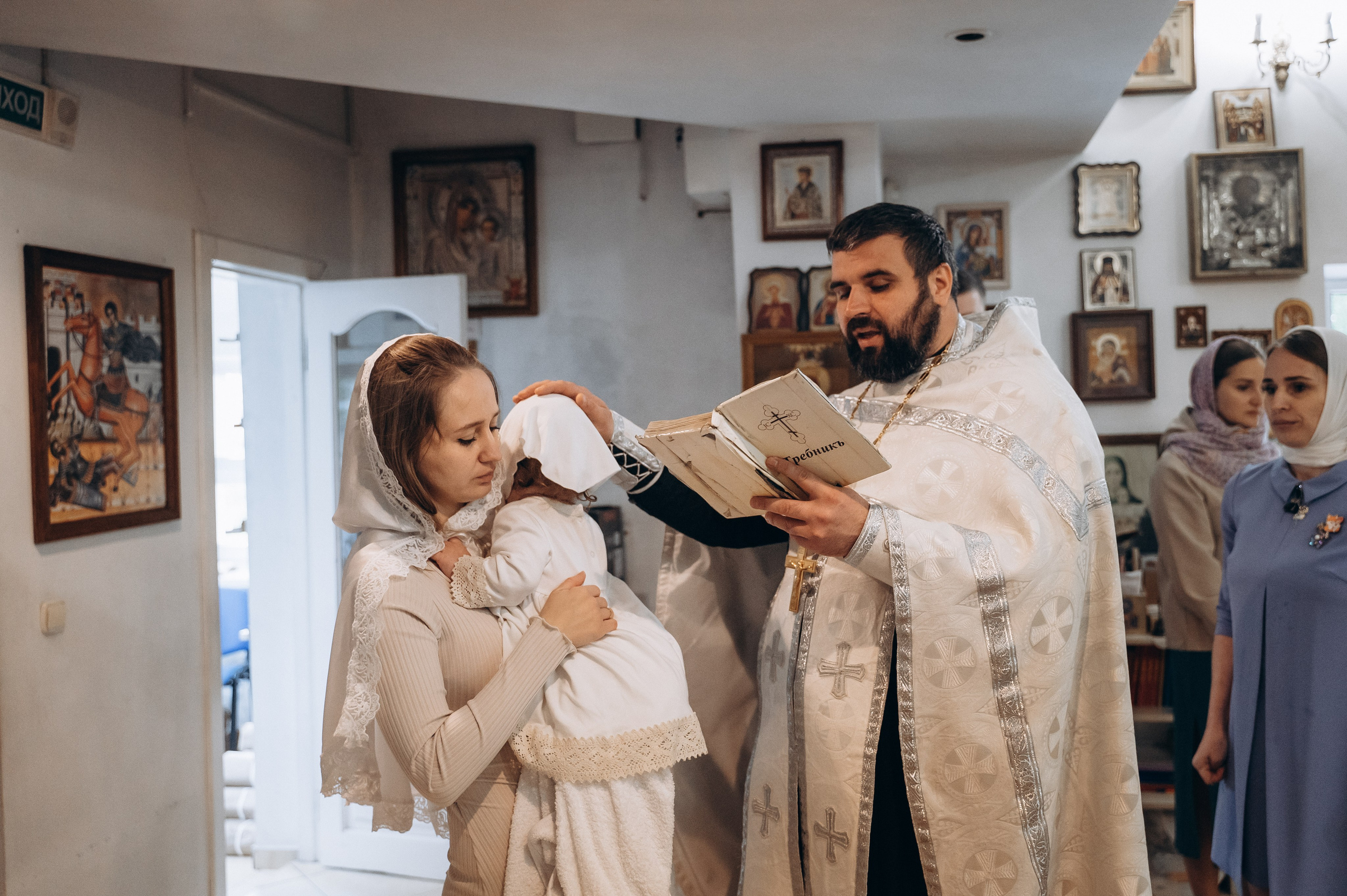 Крещение Таисии (Церковь Рождества Иоанна Крестителя). Семейный фотограф в Минске Дарья Дреко