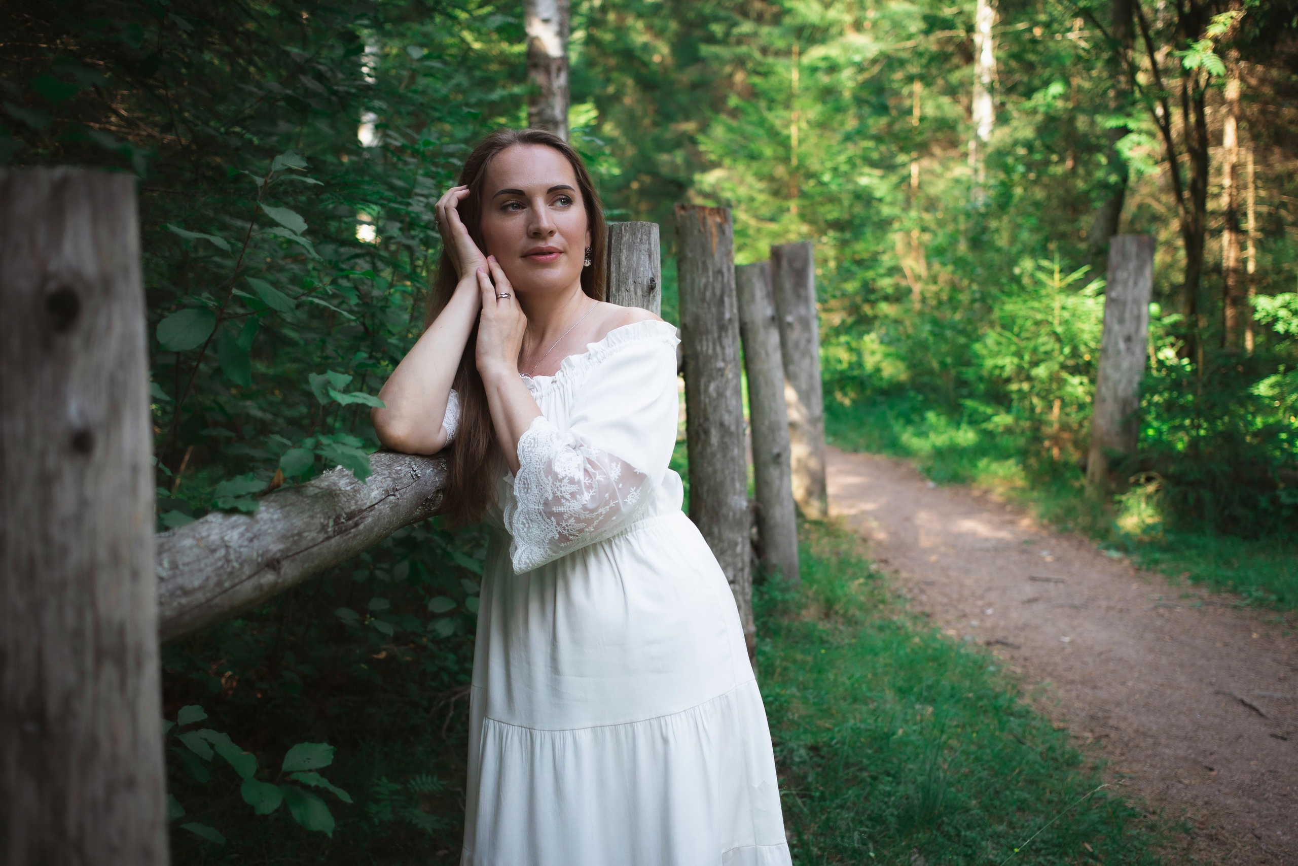 Лесная история: фотопрогулка на природе в Санкт-Петербурге. Портретные фотосессии, контент-съемки, репортаж