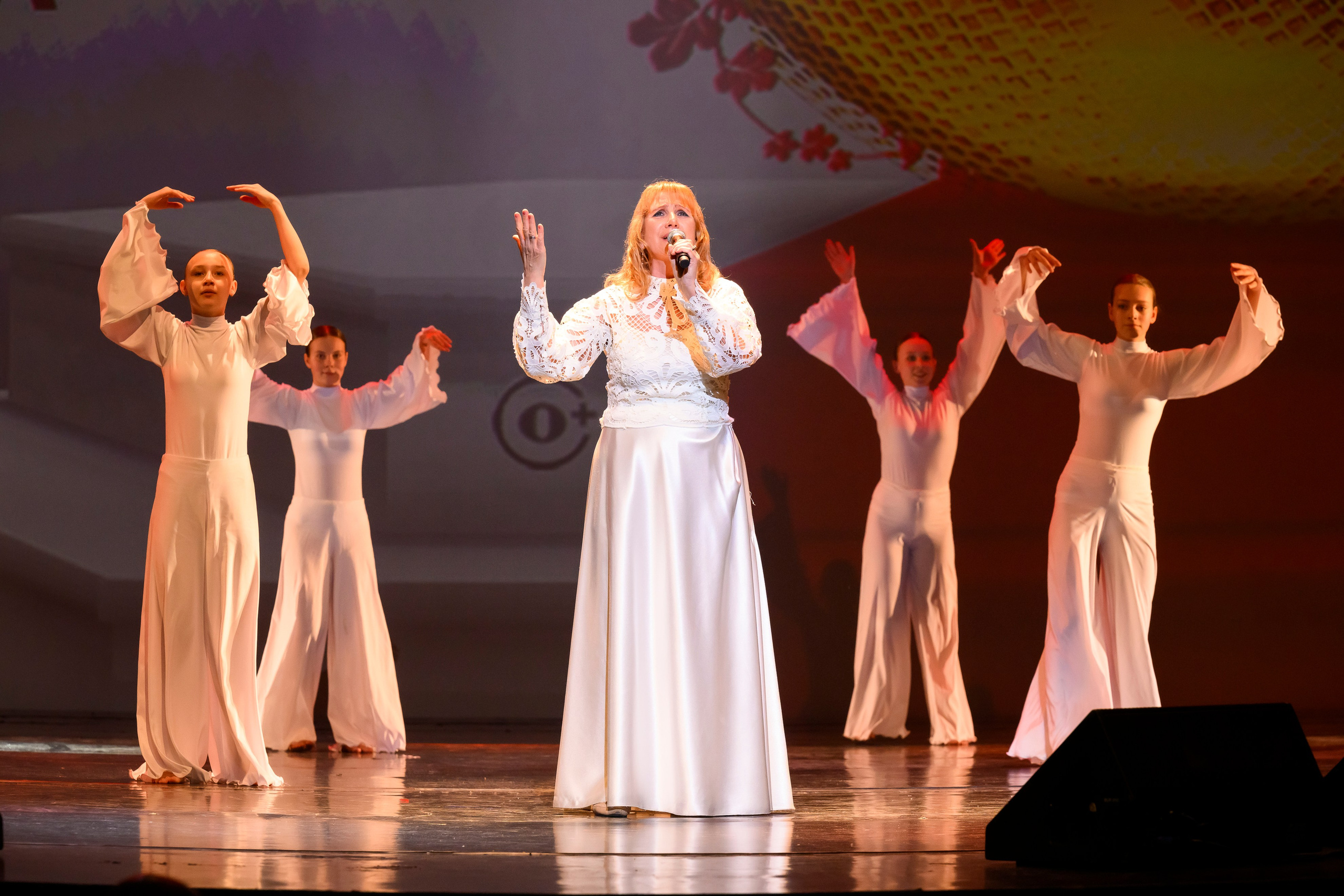 23 апреля, часть 2, БКЗ Октябрьский, г. Санкт-Петербург. Золотое яблочко