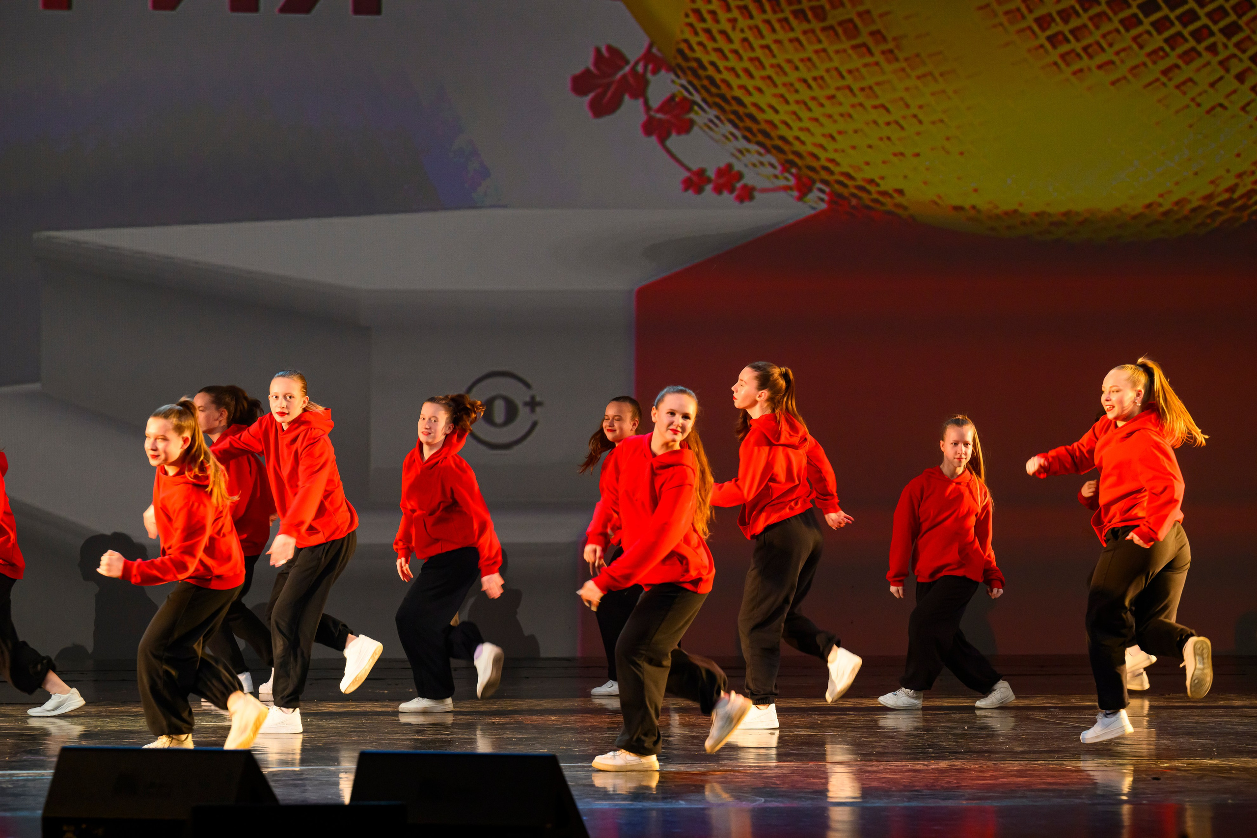 23 апреля, часть 1, БКЗ Октябрьский, г. Санкт-Петербург. Золотое яблочко