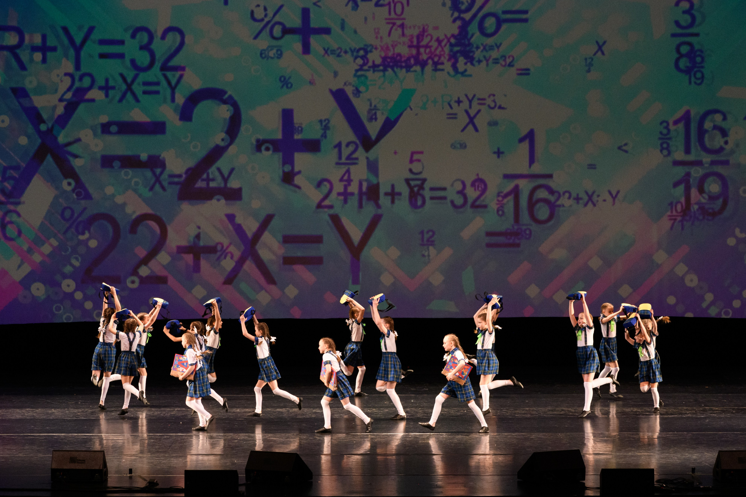 23 апреля, часть 2, БКЗ Октябрьский, г. Санкт-Петербург. Золотое яблочко