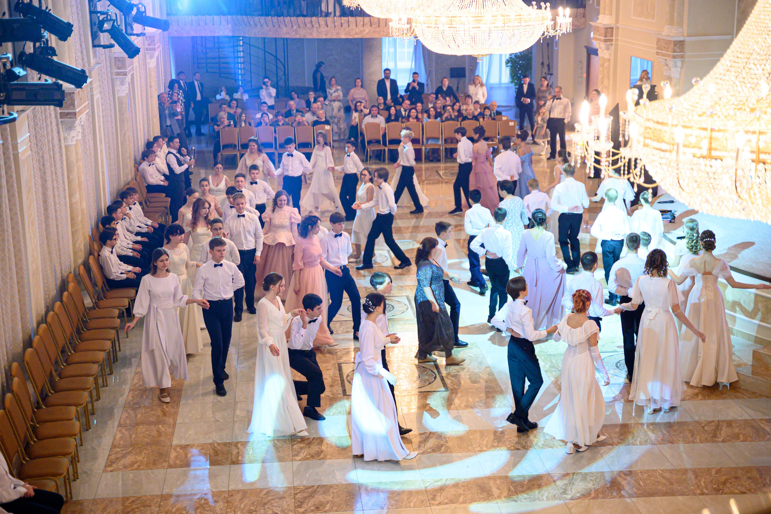 Бал ФМШ 7 класс. Фотограф новорожденных, семейный детский в Тюмени Татьяна Морозова