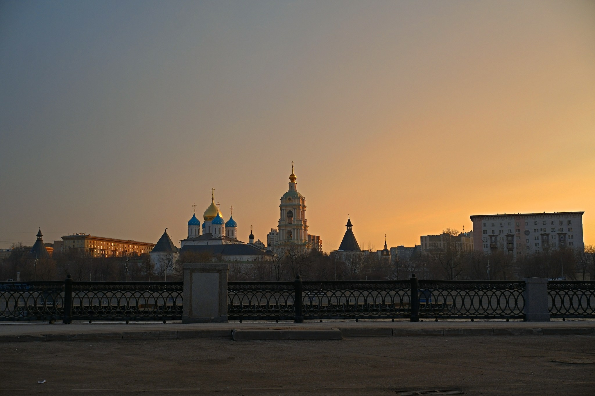 Улица, люди, жизнь…