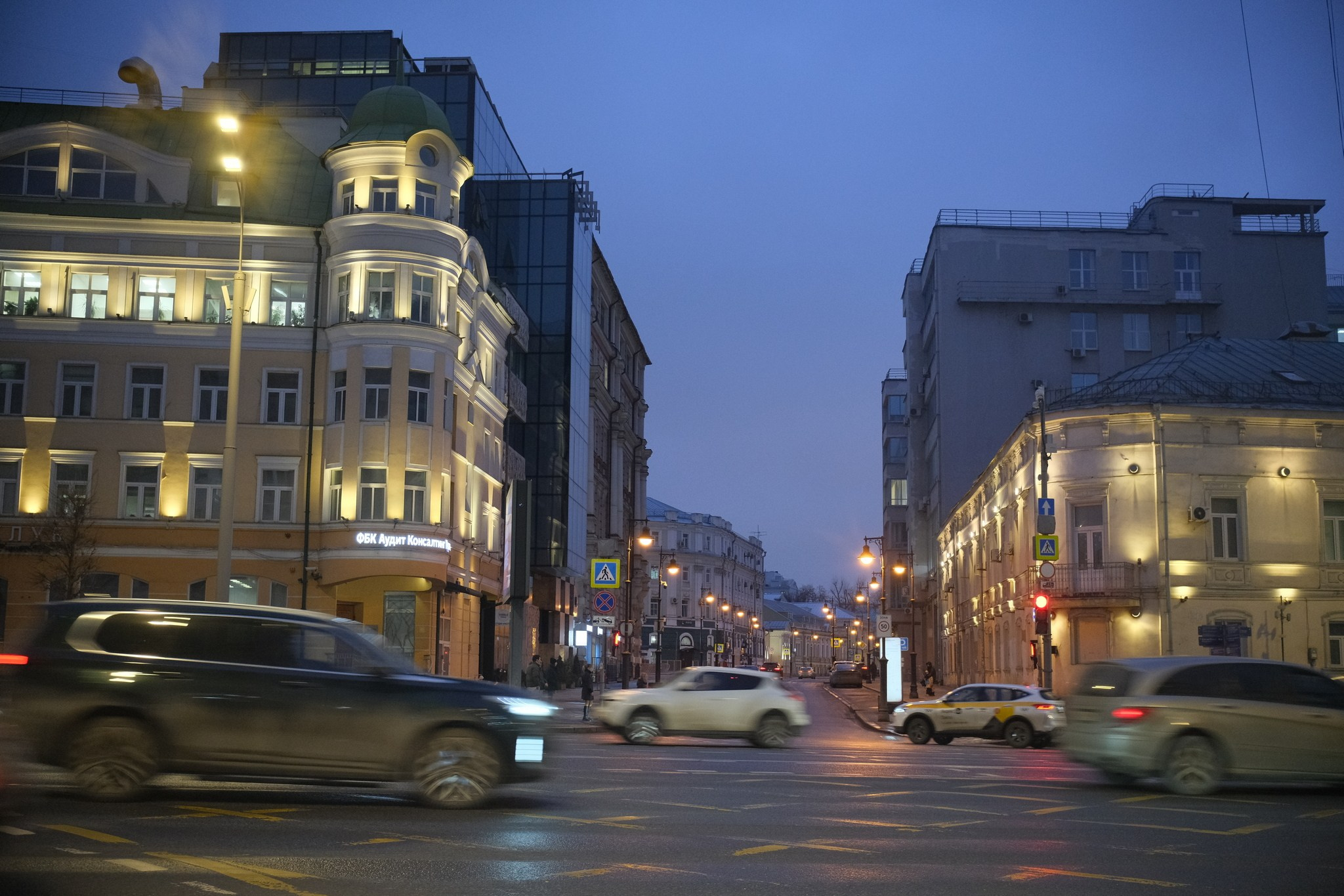 Улица, люди, жизнь…