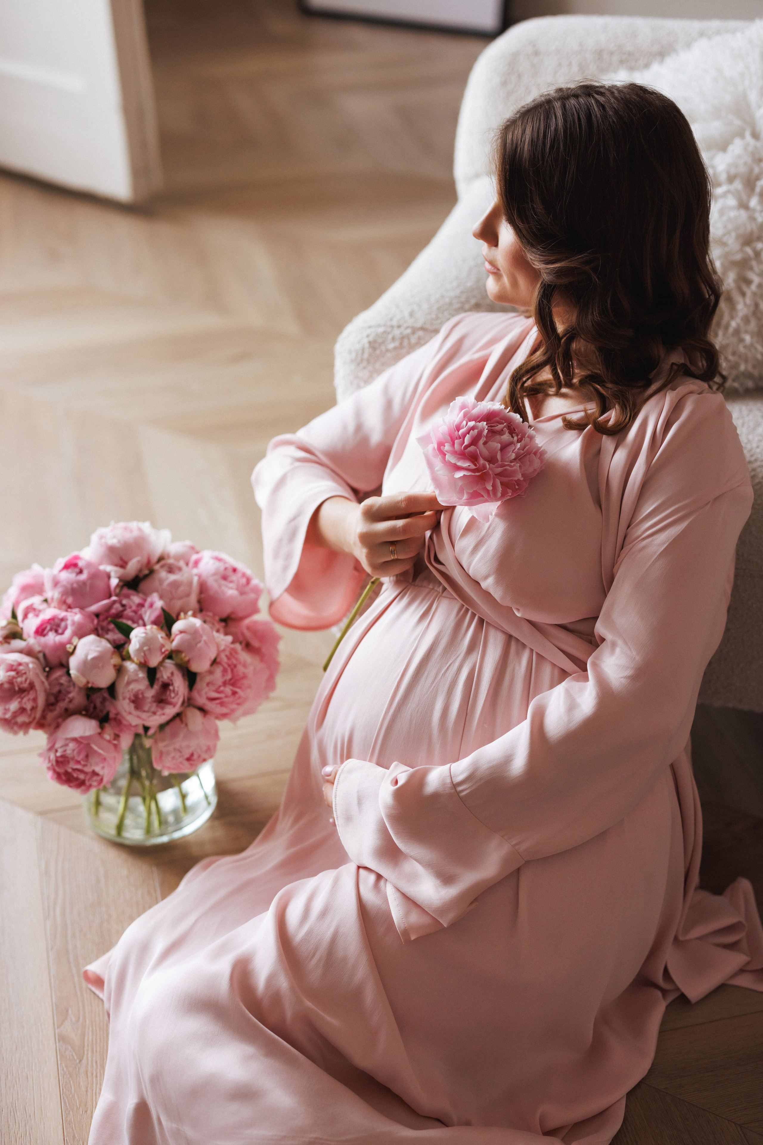 Семейная фотосессия для мамы и дочки в фотостудии «Париж», город Краснодар. Семейный и детский фотограф в Краснодаре Анна Трашкова