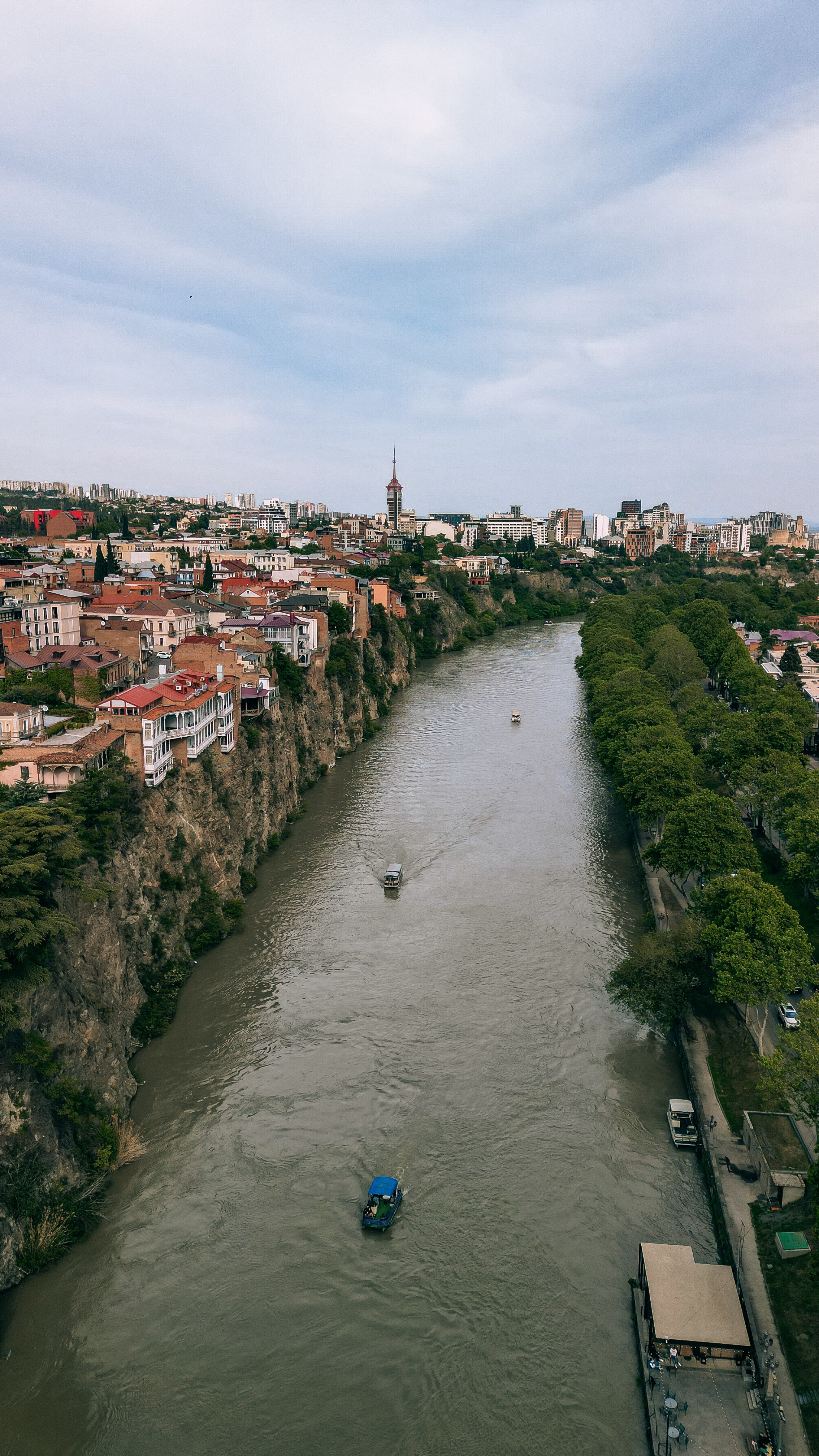 Грузия 2023. Человек с фотокамерой