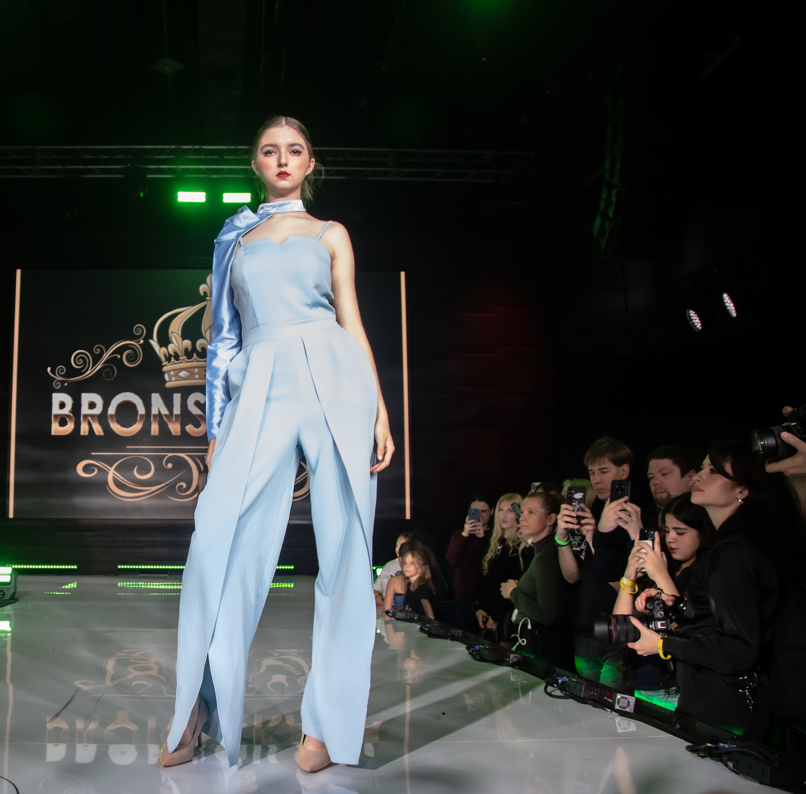 MFFRUSSIA (Moscow Fashion Fair Russia) Репортажная. Фотограф Надежда Абаренова