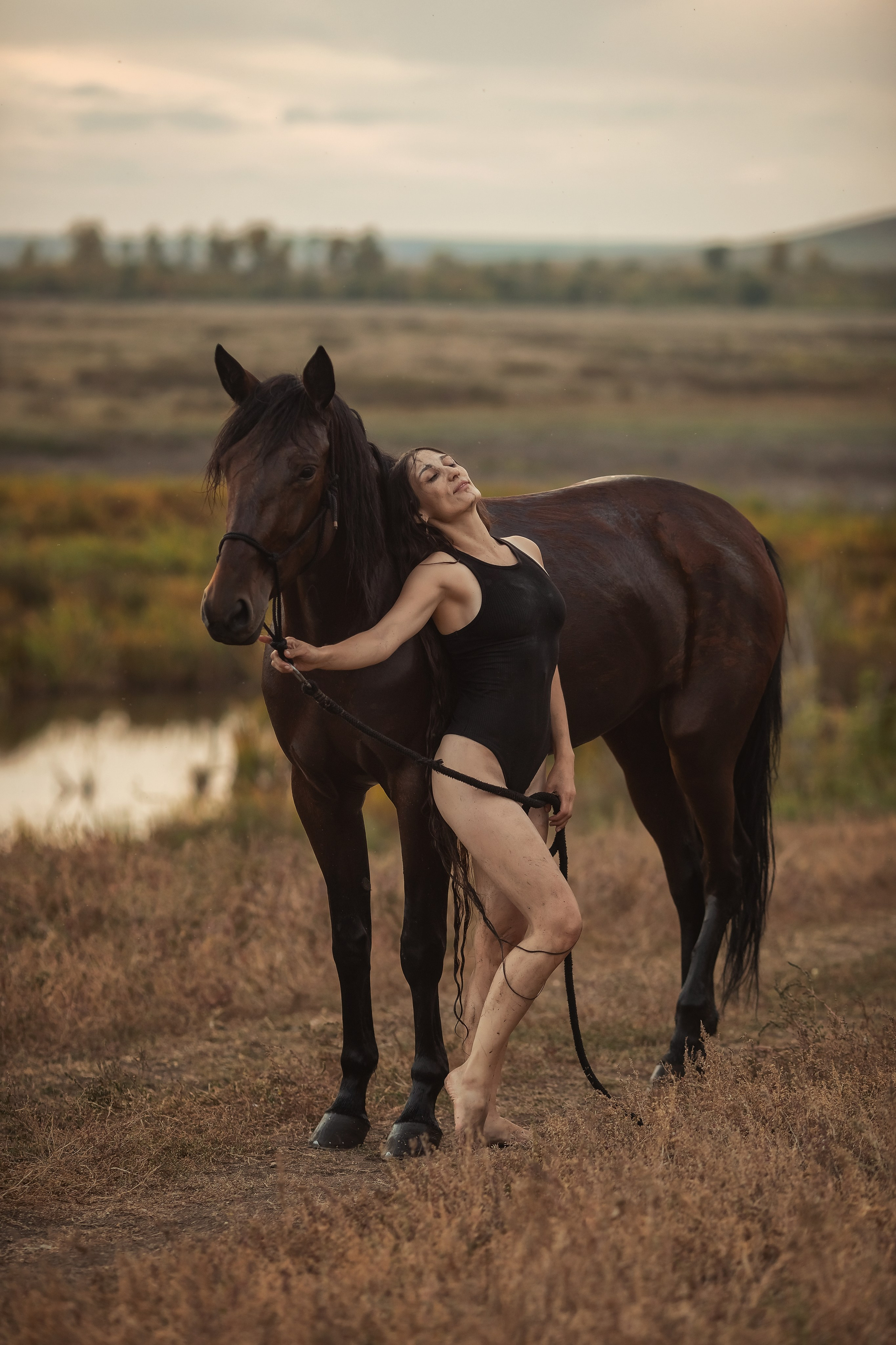 Фотосессия с лошадью у воды. Детский и семейный фотограф Анастасия Акатьева Оренбург/Курган