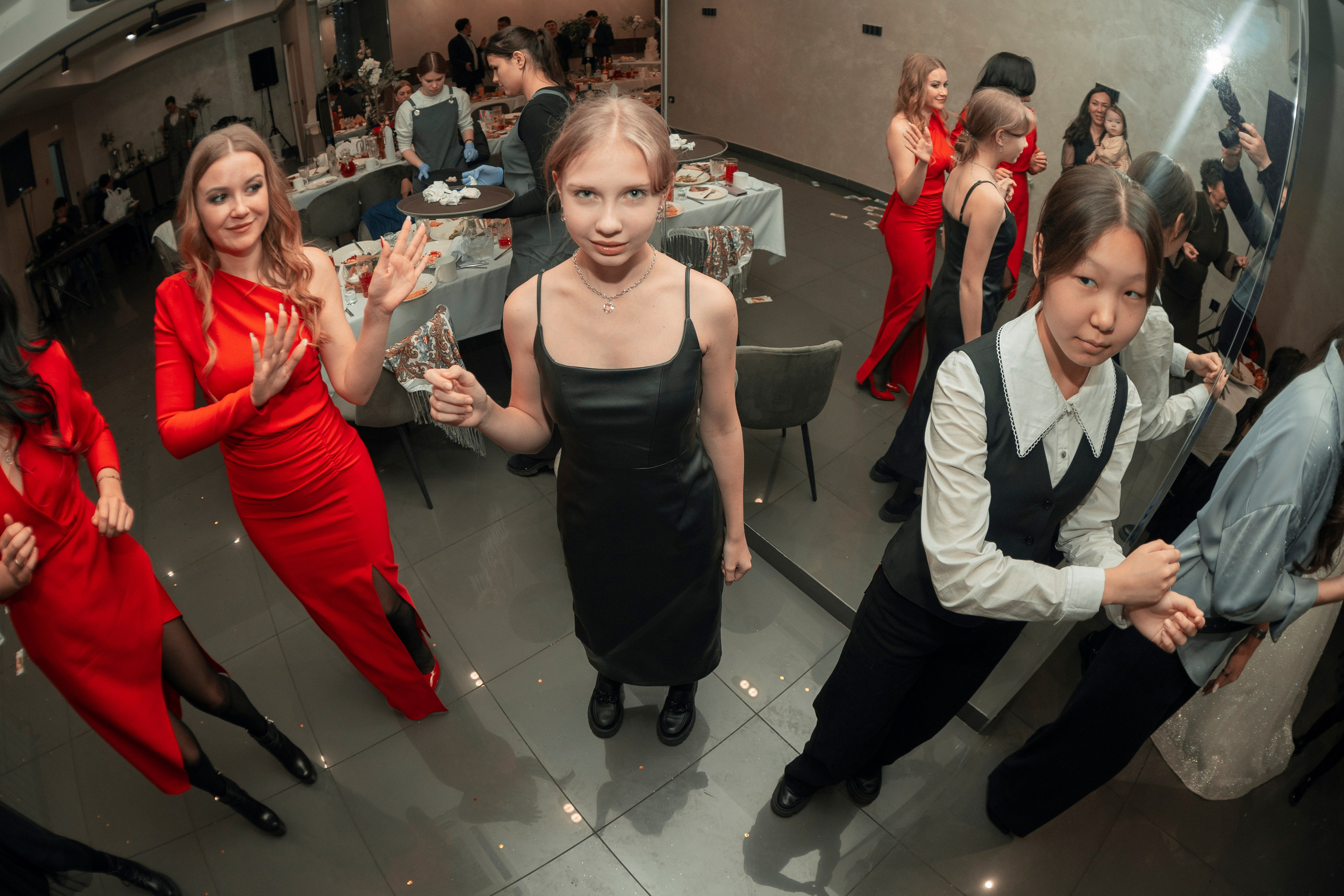 Свадебные фотографии из отеля Чингисхан города Улан-Удэ Алексея и Оюны. Фотограф в Улан-Удэ. Свадебный фотограф в Улан-Удэ