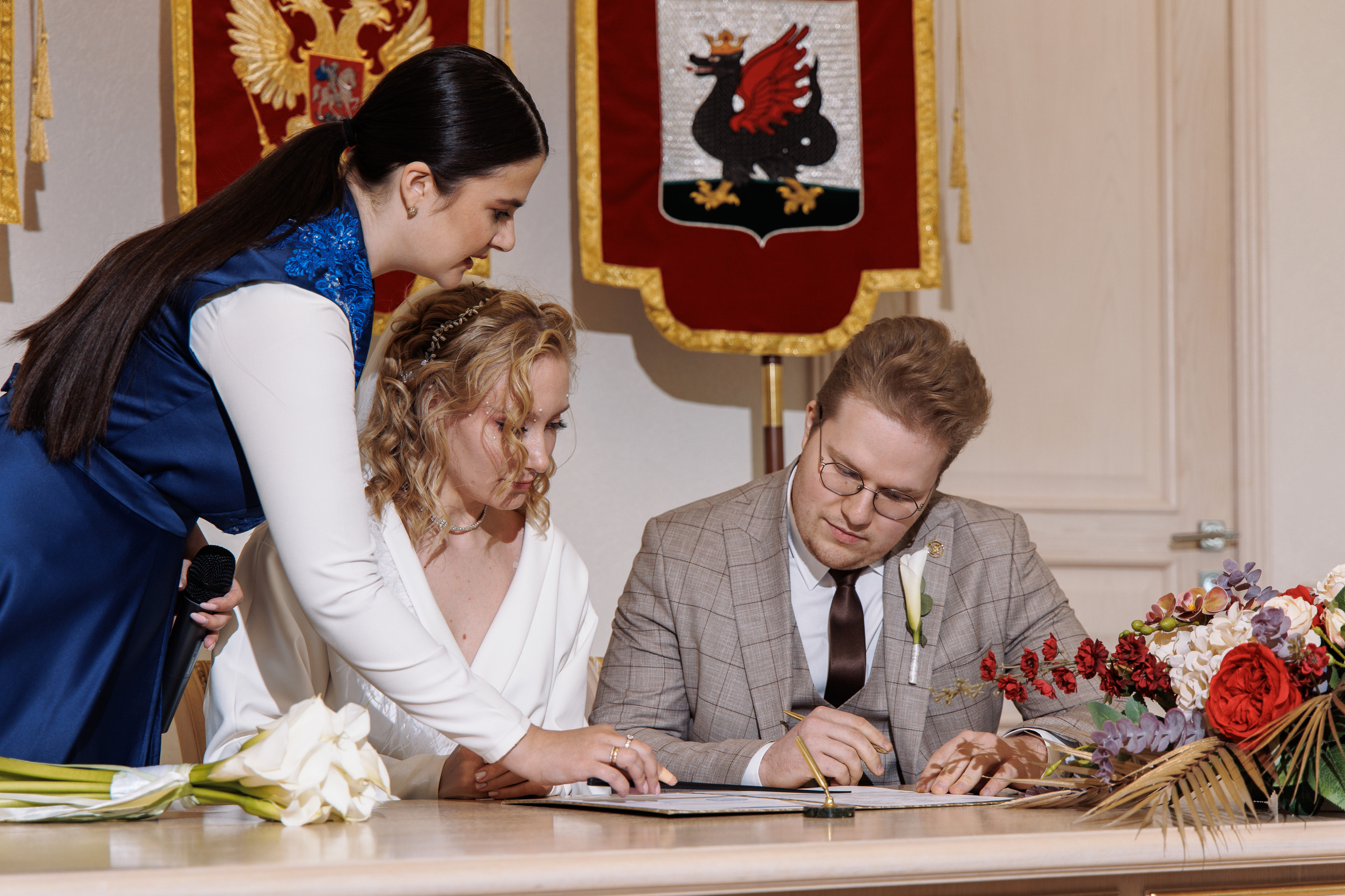 Виктор & Александра. Фотограф Казань — профессиональные услуги фотосессий в студии и на локации