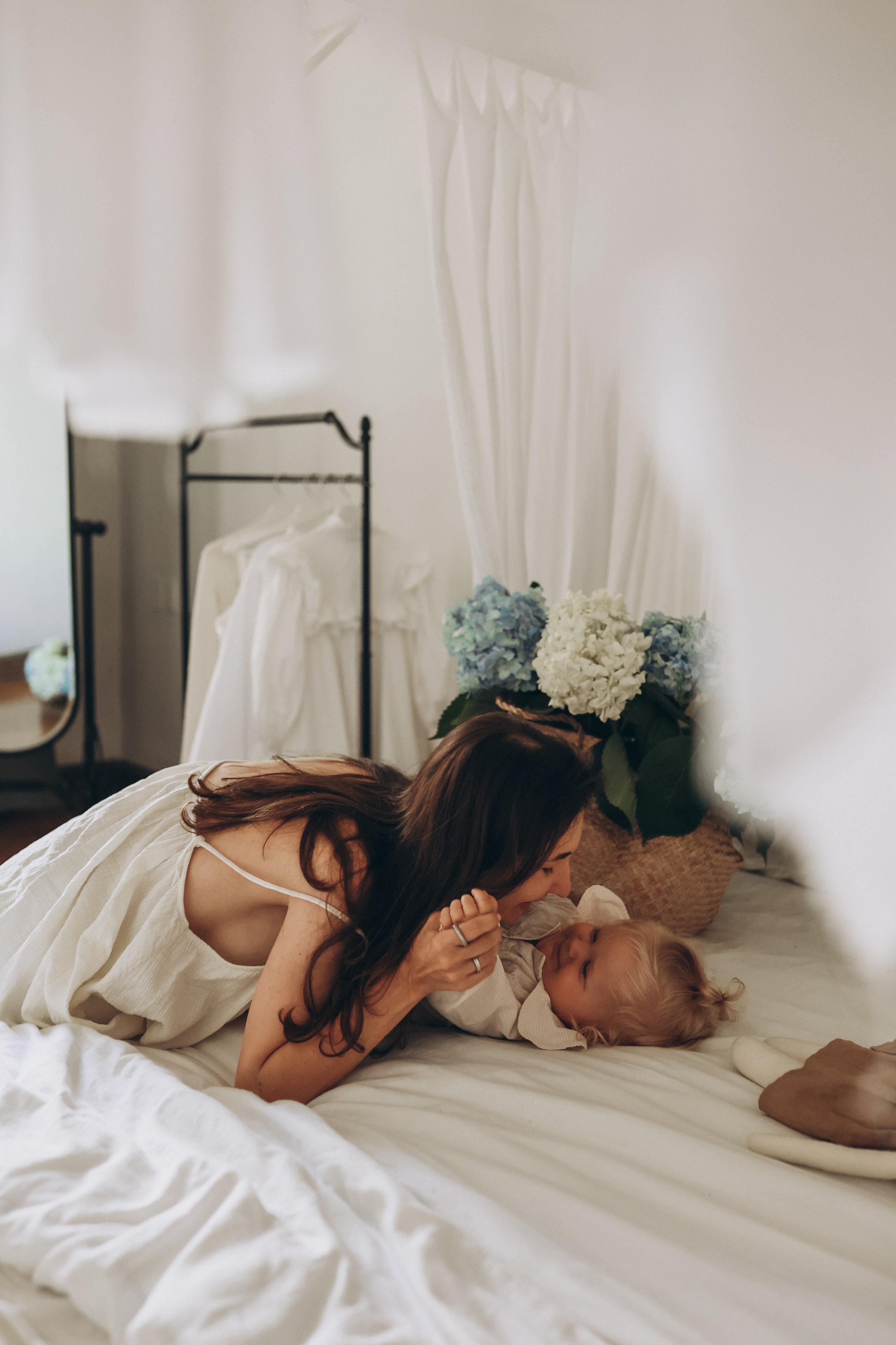 Ева и гортензии. Елена Гореликова фотограф в Москве