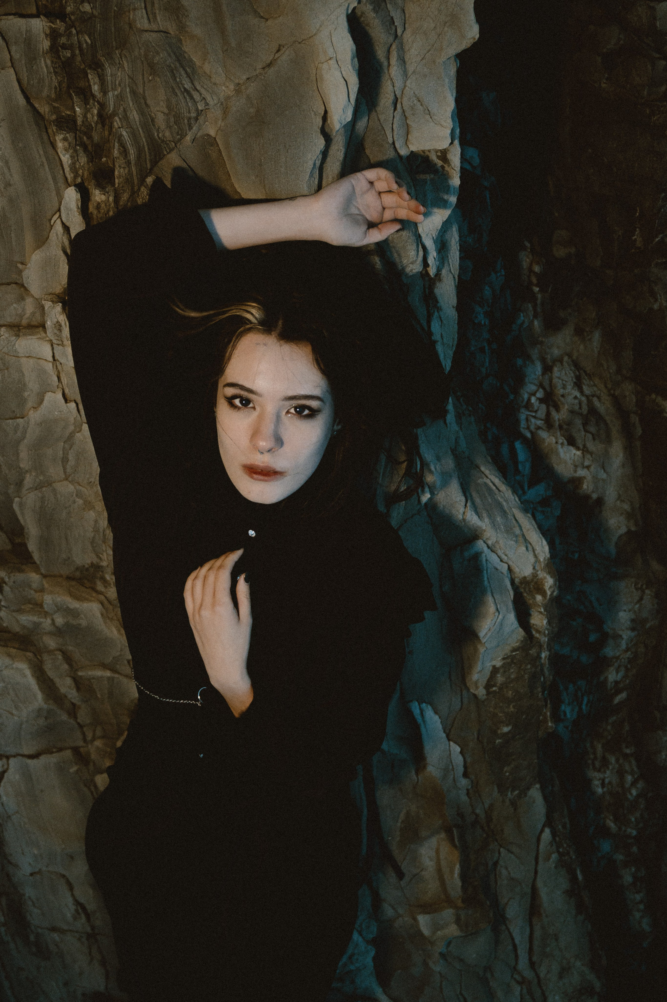 Съёмка у моря с оленьими рогами