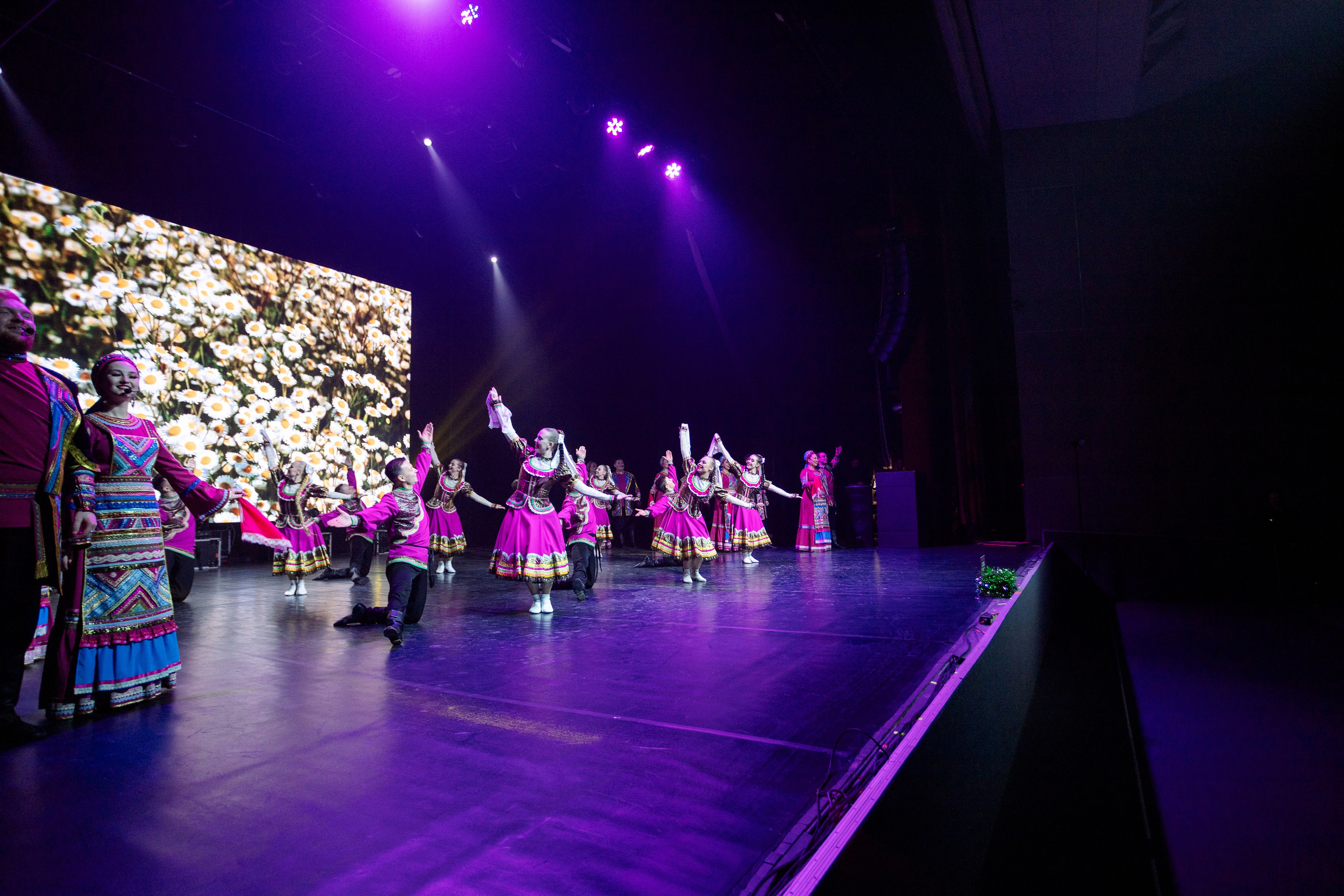 РЕПОРТАЖ: НОВЫЙ ГОД В ДК МЕТАЛЛУРГ. Профессиональный фотограф в Ижевске Леша Петров