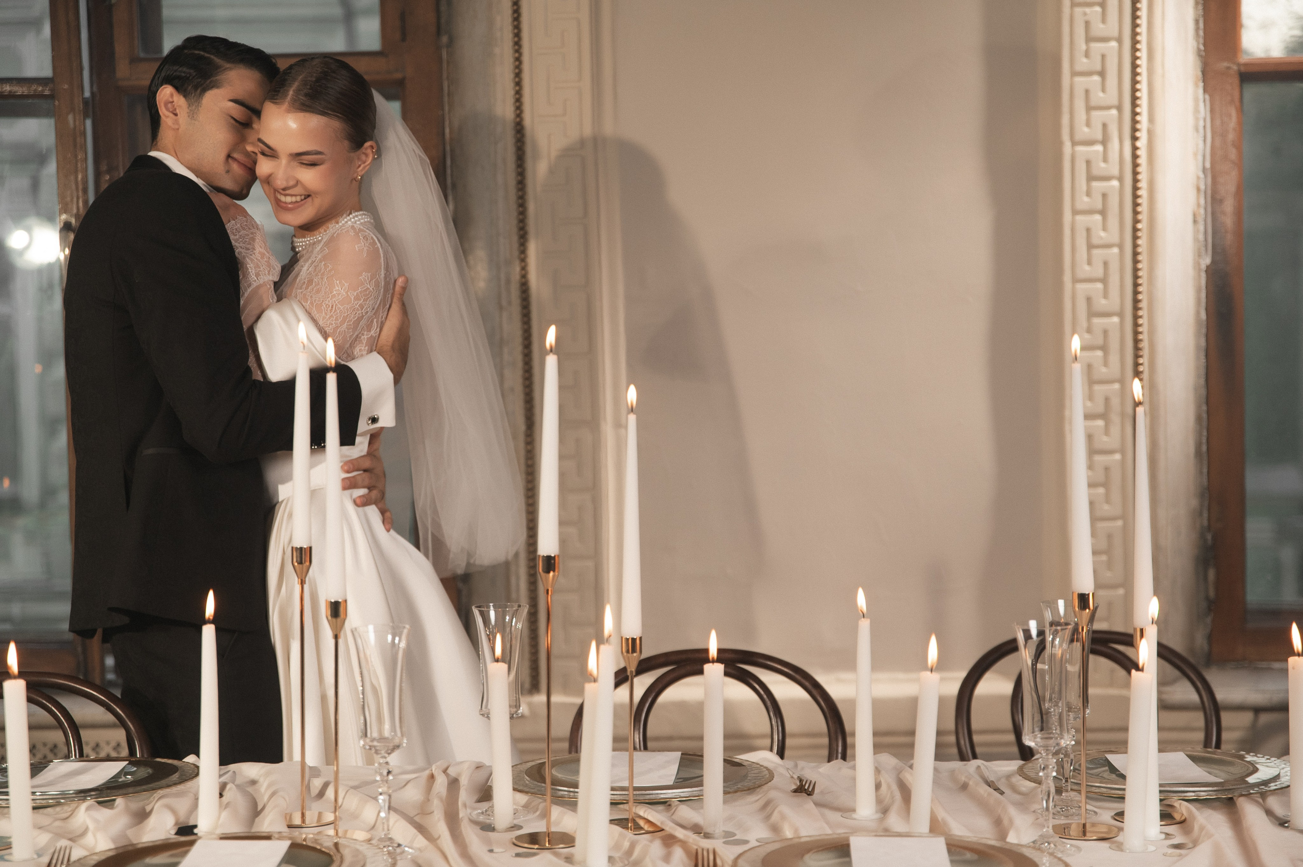 Камерный свадебный ужин при свечах в старинном особняке в фотостудии 21. Kult. Ярослава Ерина — свадебный фотограф в Москве